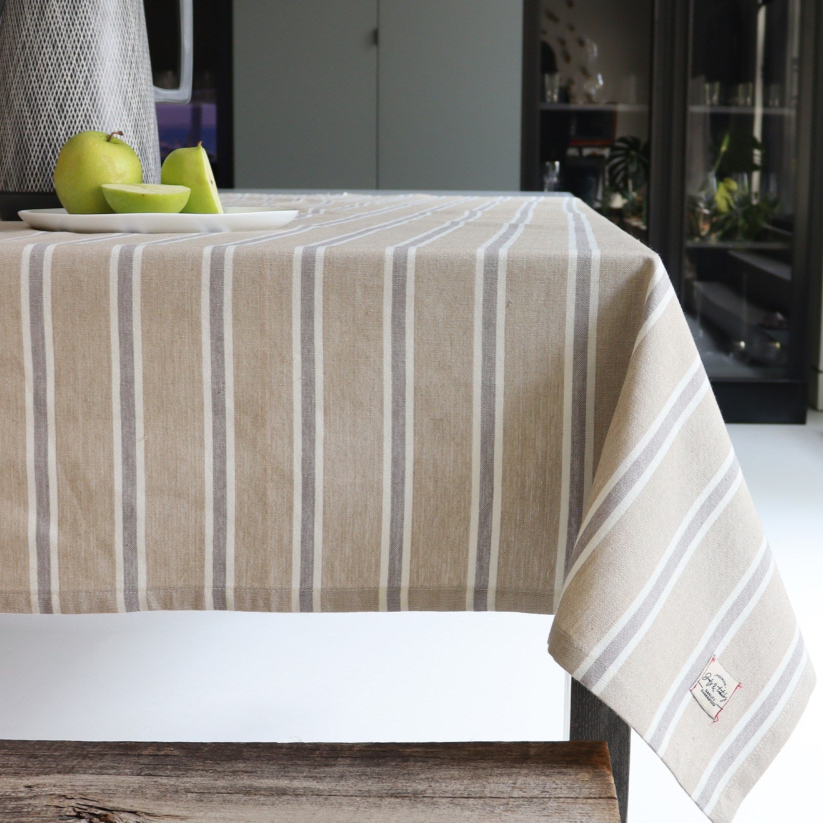 Nappe en coton Beige et gris Logan 60 x 90 po