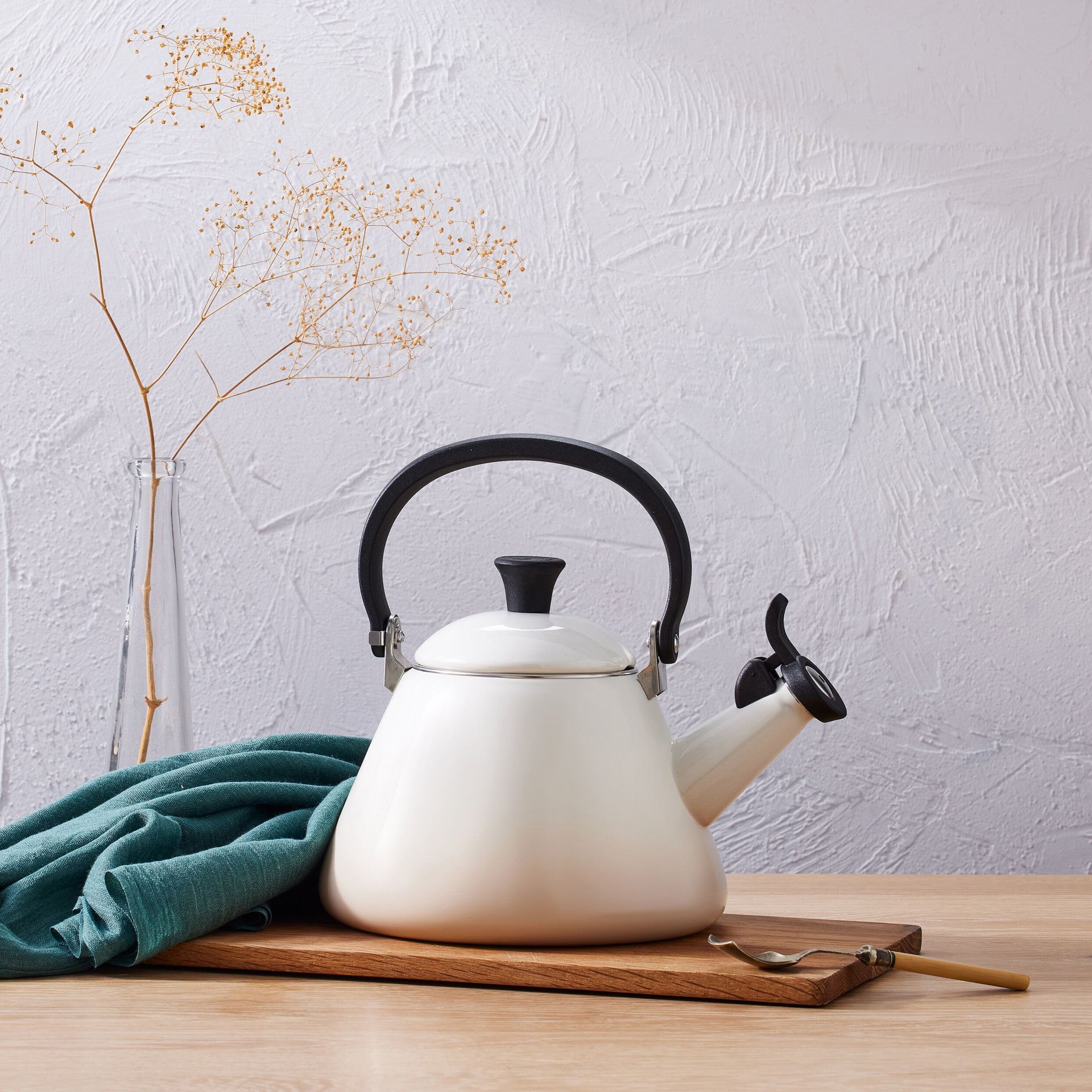 Le Creuset 1.6L Meringue Conical Kettle