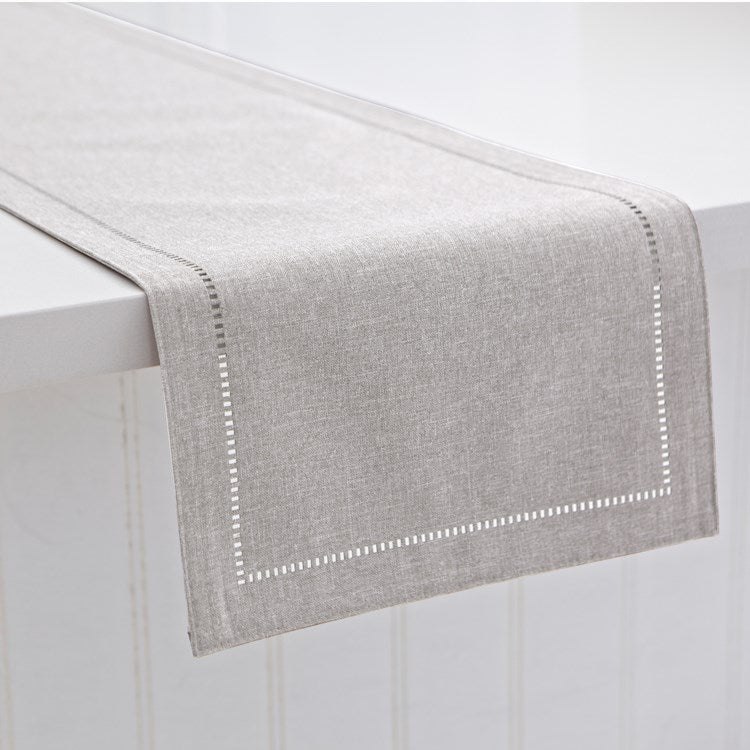 Chemin de table ajouré Gris clair 14 x 72 po