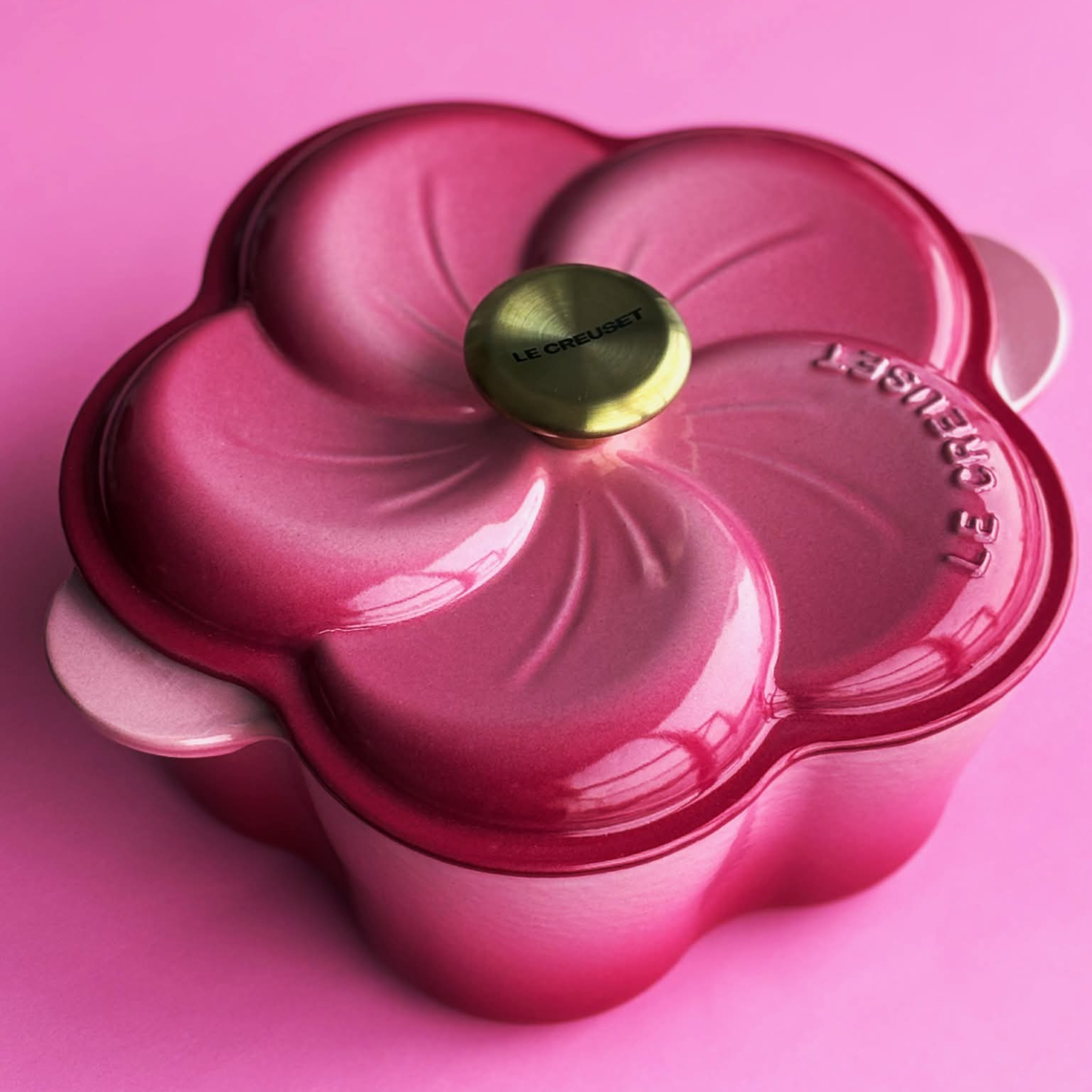 Berry petal enameled cast iron casserole dish 2 L – Le Creuset