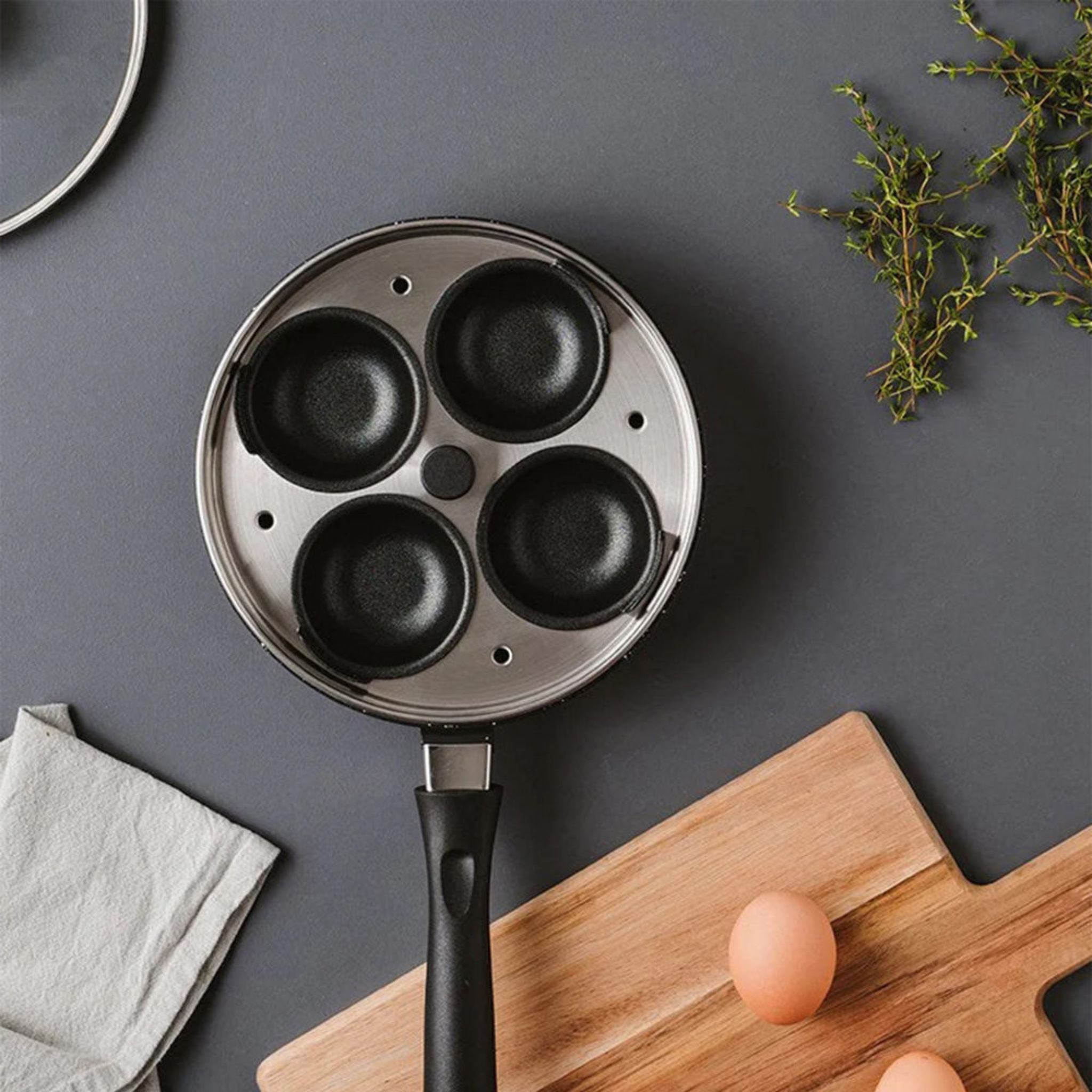 Poêle à frire 8" et pocheuse à quatre œufs avec couvercle 1.4 L STONE - Cuisine::pro®