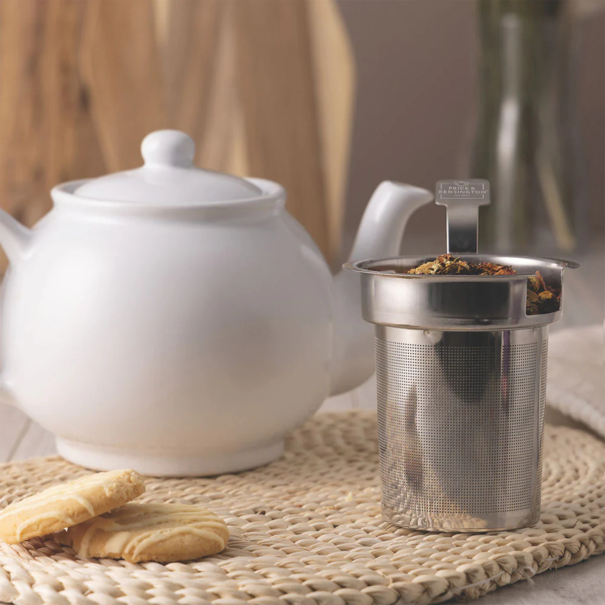 Stainless steel tea infuser for 6-cup teapot