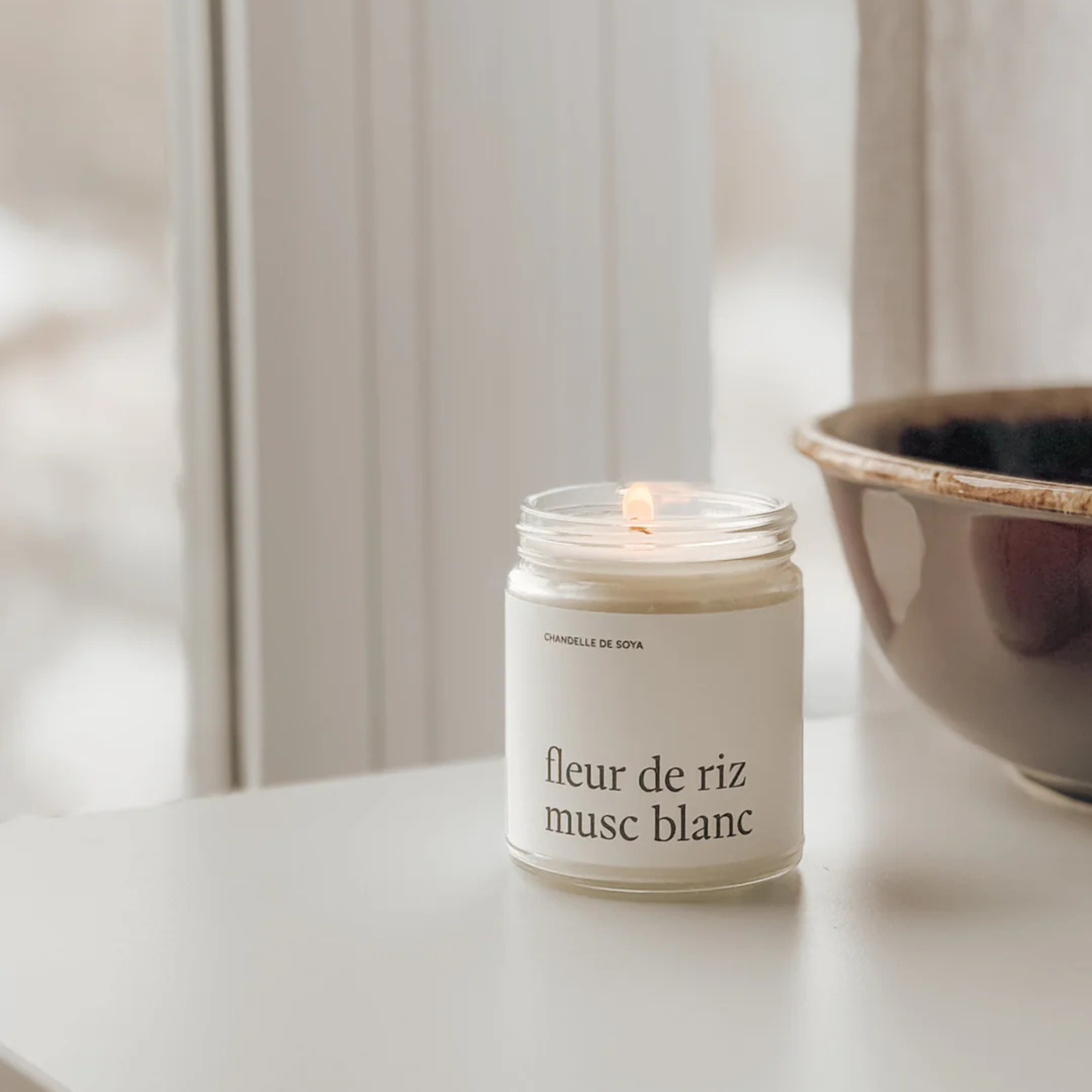 Chandelle de soya Fleur de riz et musc blanc 270 ml - Marée Chandelles
