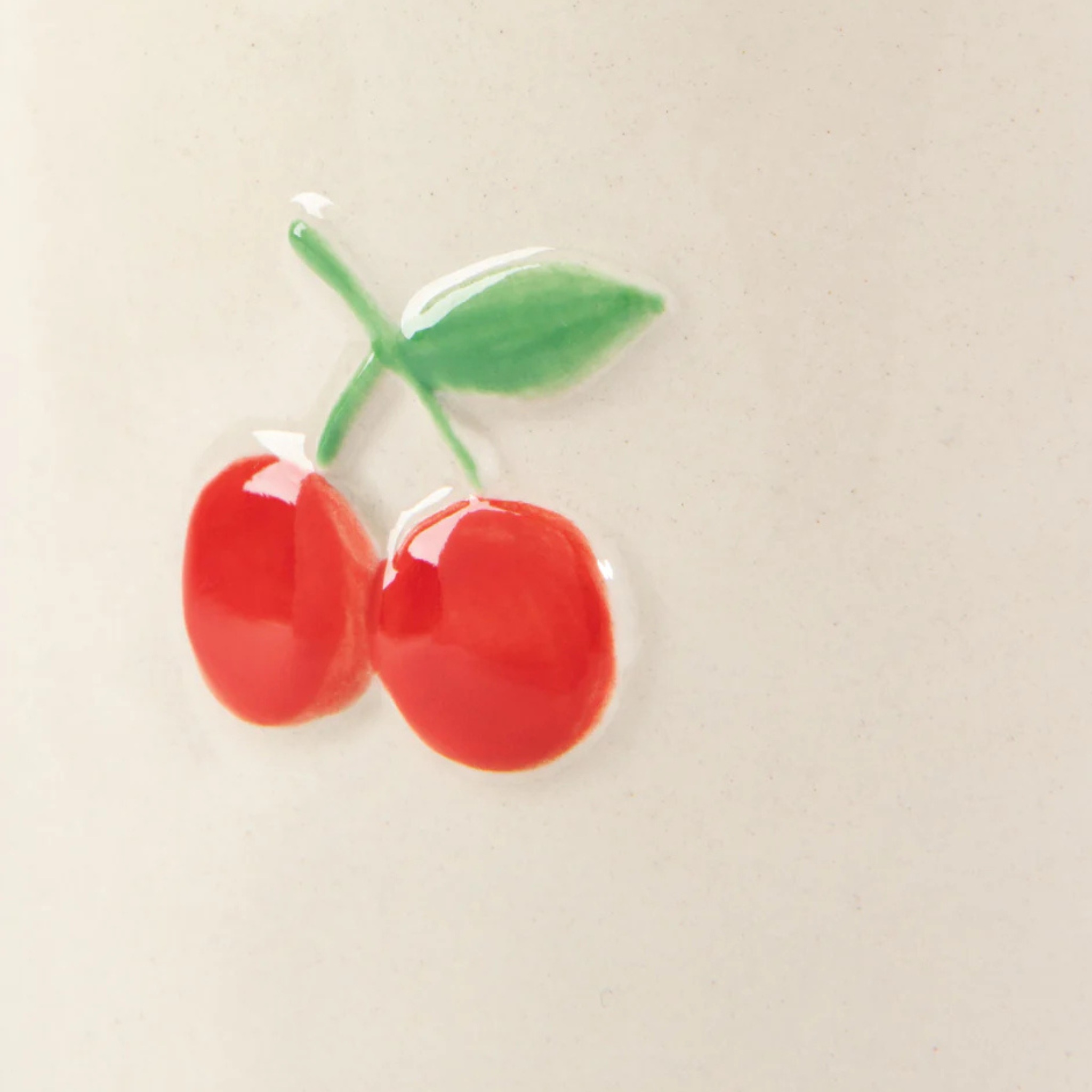 Tasse en grès avec cerises en relief 473 ml - Danica