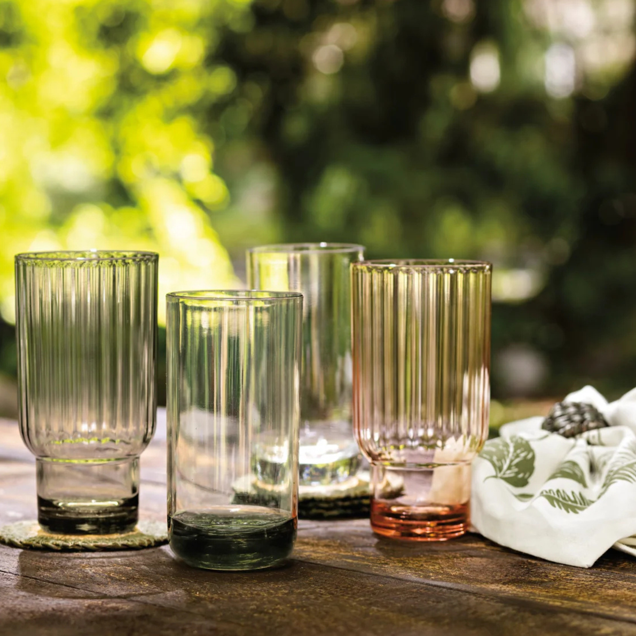 Verre highball cannelé en acrylique vert olive 650 ml - Danica