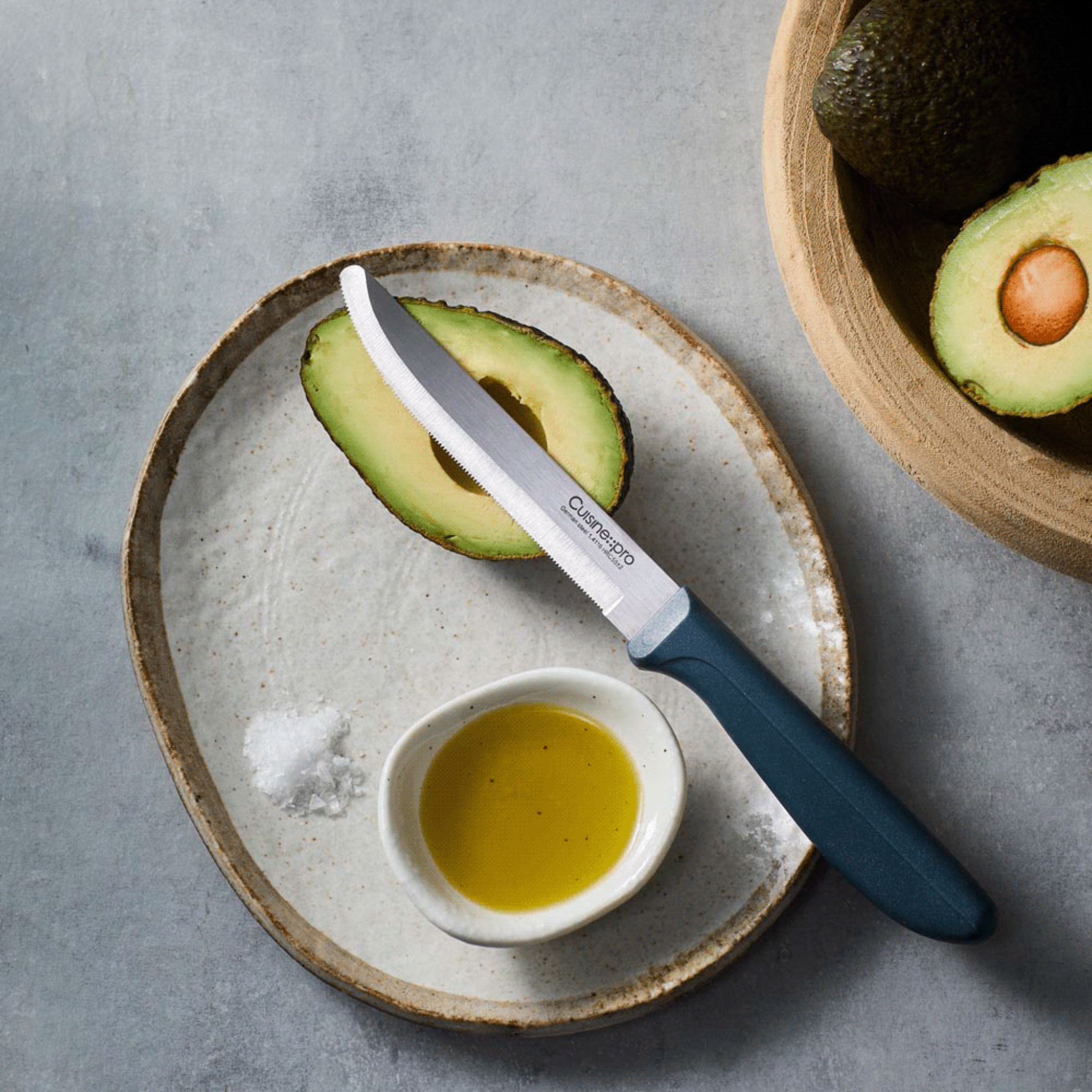 Couteau utilitaire dentelé à pointe ronde 13 cm CLASSIC bleu marin – Cuisine::pro®