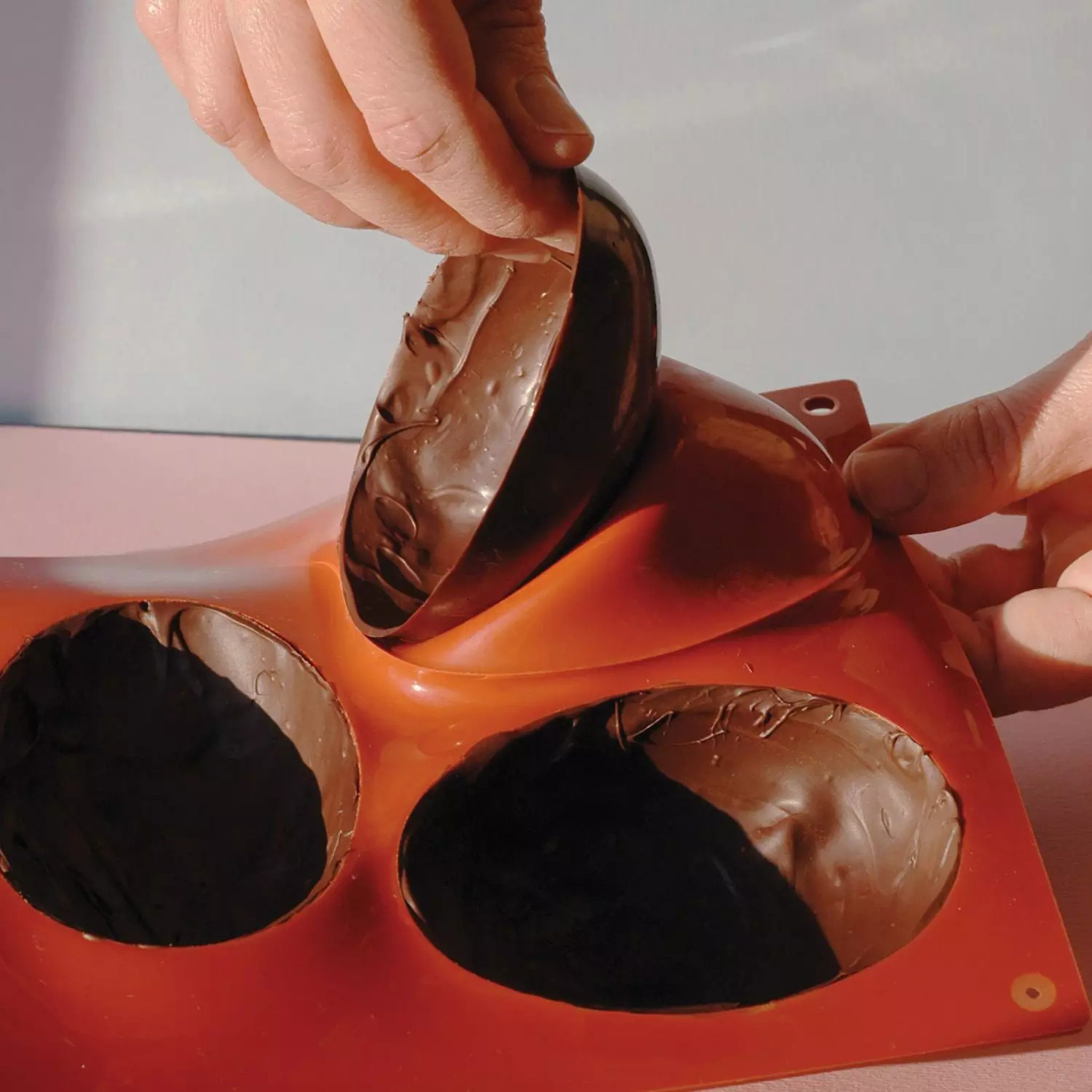 Moule à 5 cavités demi-œuf - Silikomart