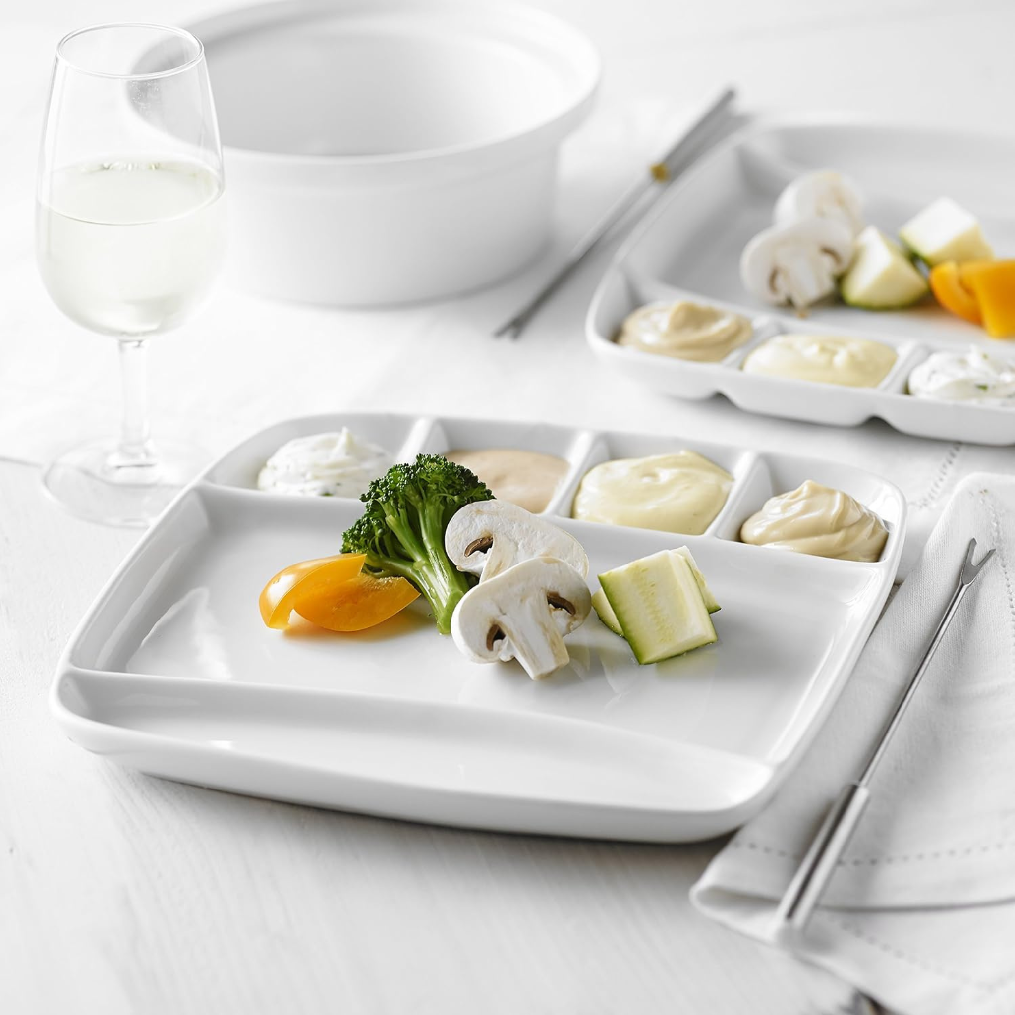 Ensemble de 4 assiettes à fondue carrées blanches à 6 sections - Trudeau