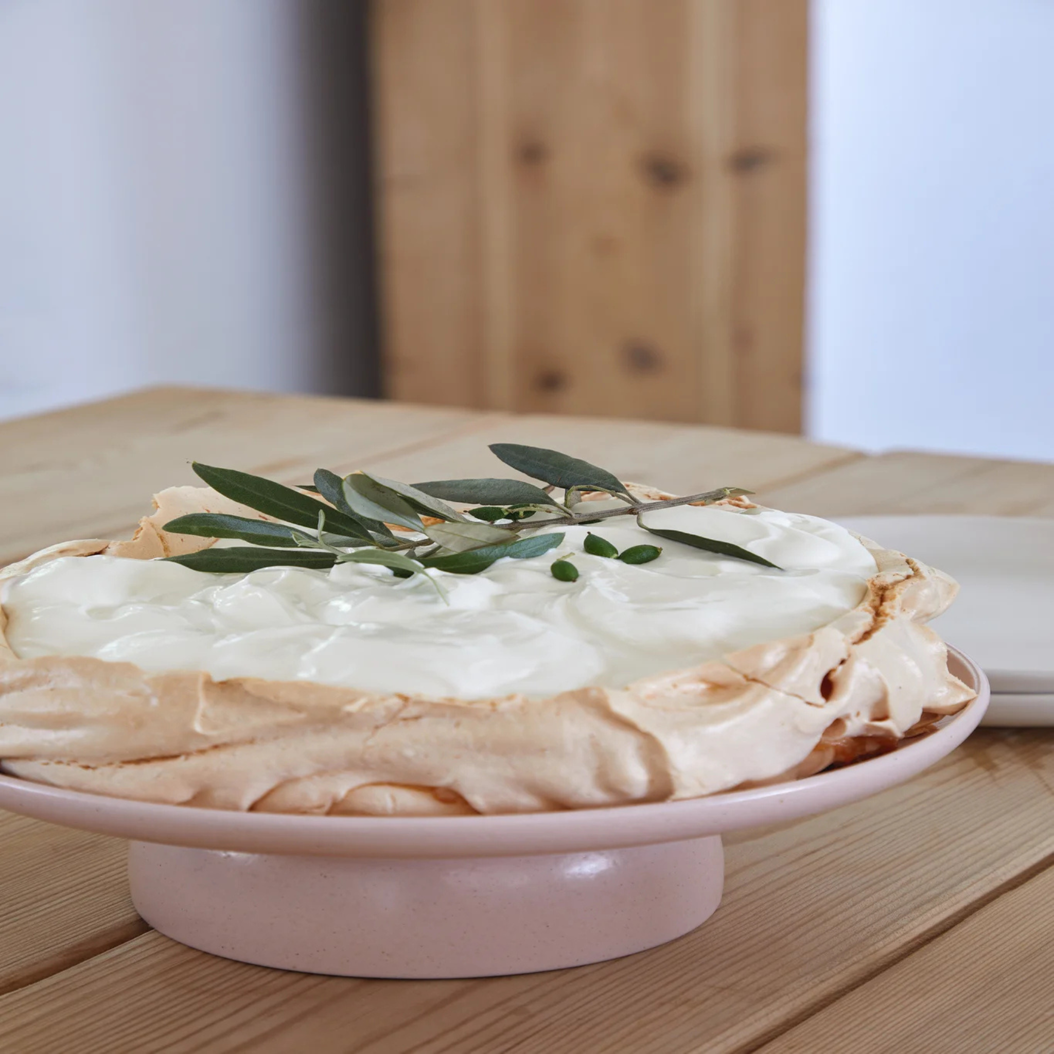 plat sur pied en grès complet 26,8 cm cuisine