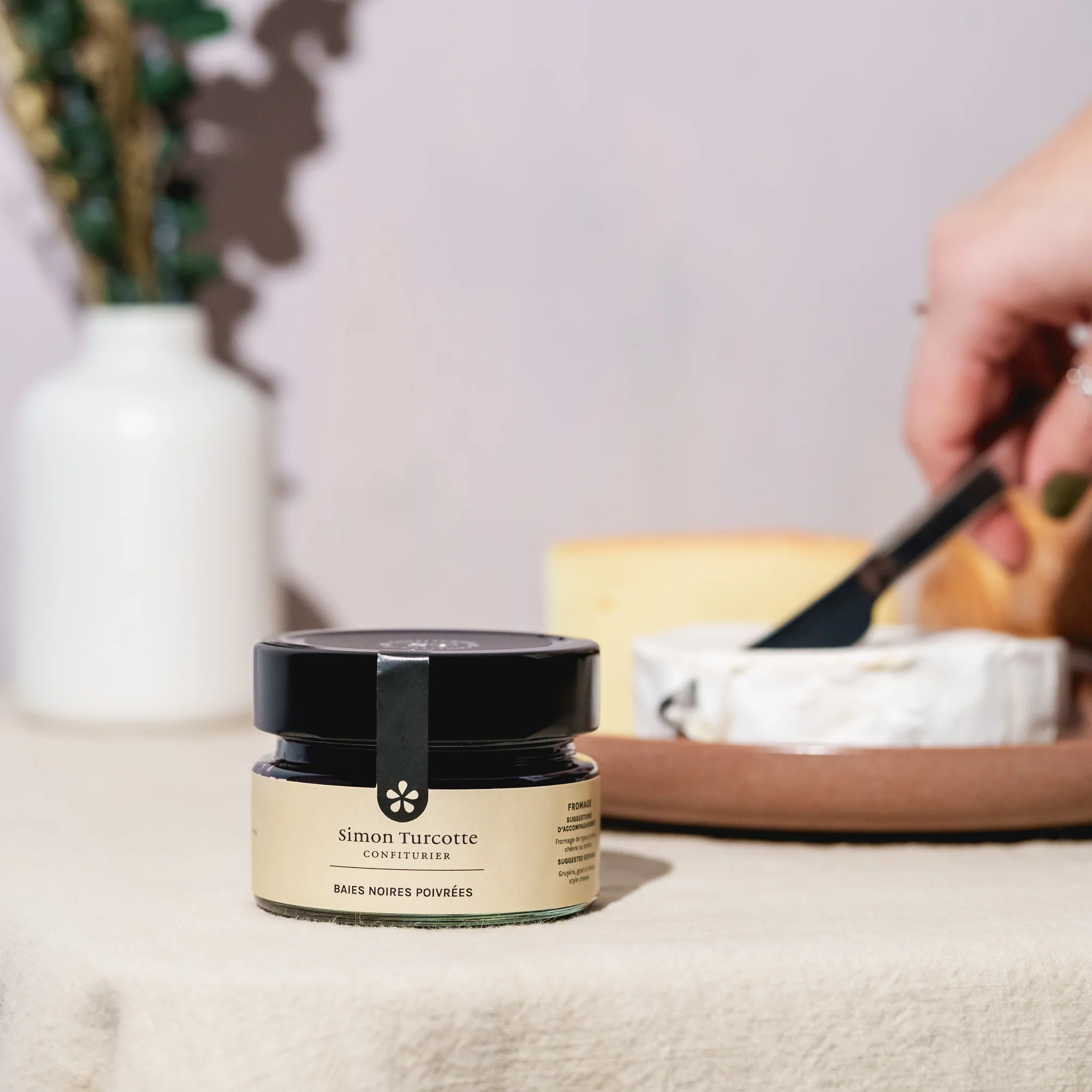 Confiture à fromage baies noires poivrées 125 ml – Simon Turcotte Confiturier