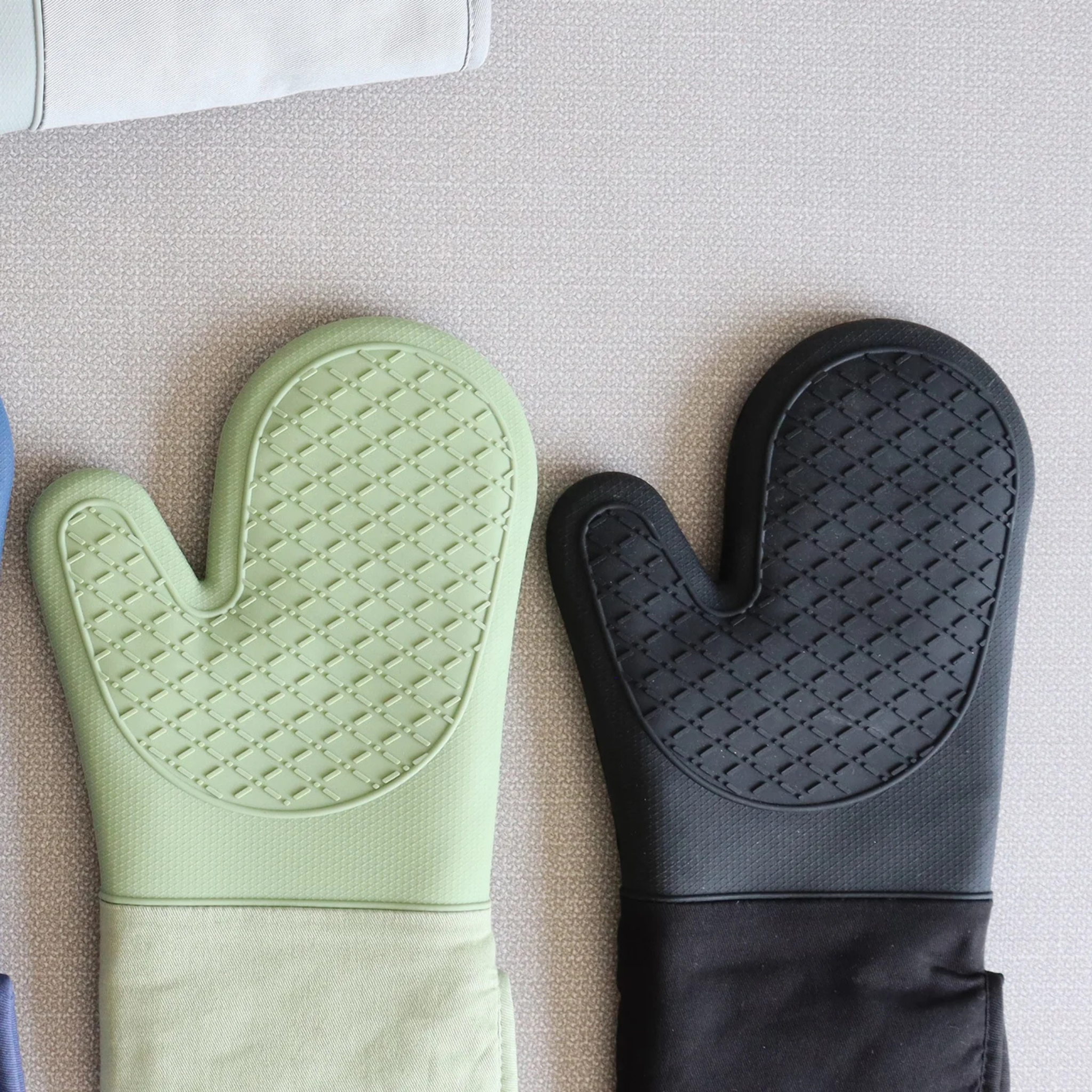 Ensemble de 2 mitaines de four en silicone Noires