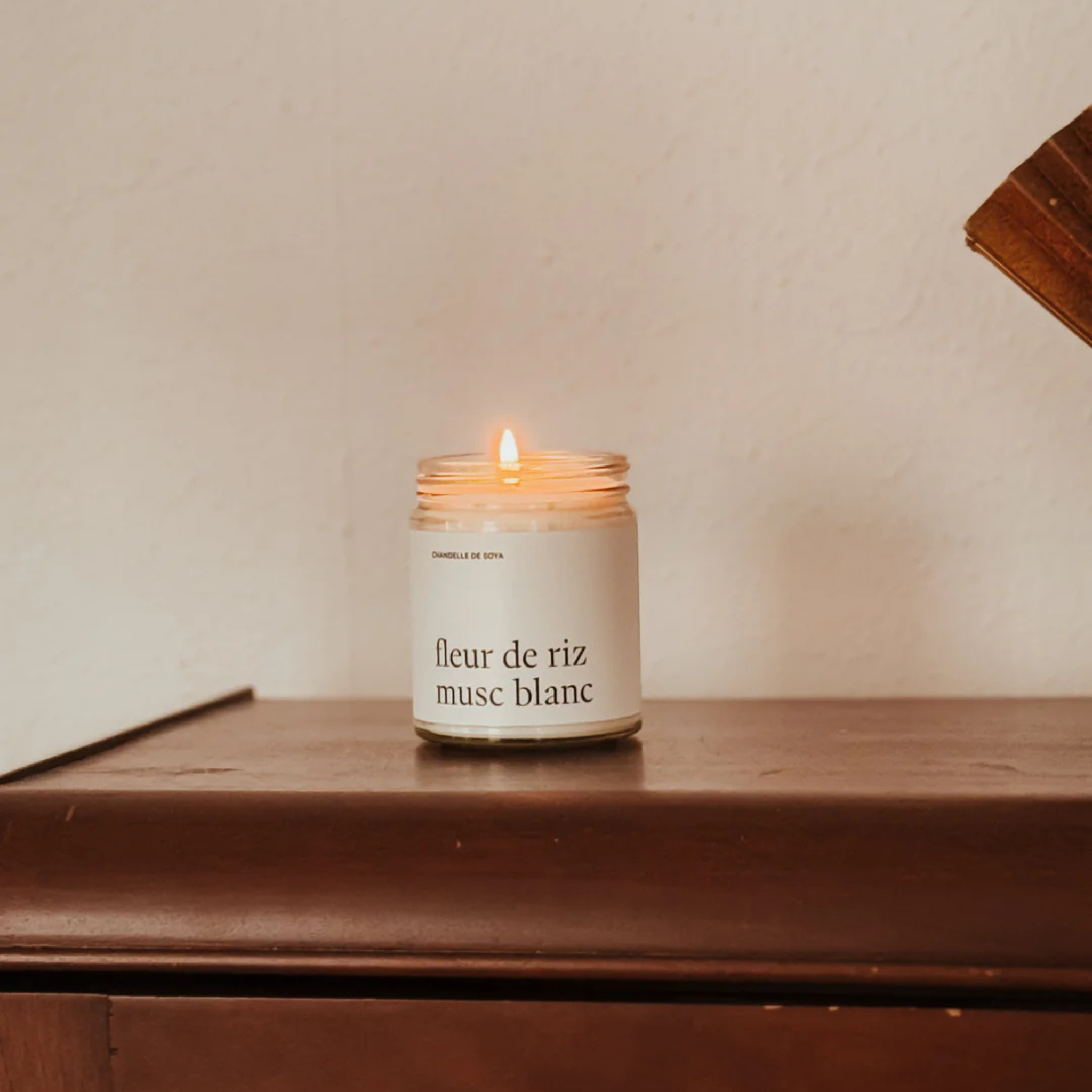 Chandelle de soya Fleur de riz et musc blanc 270 ml - Marée Chandelles