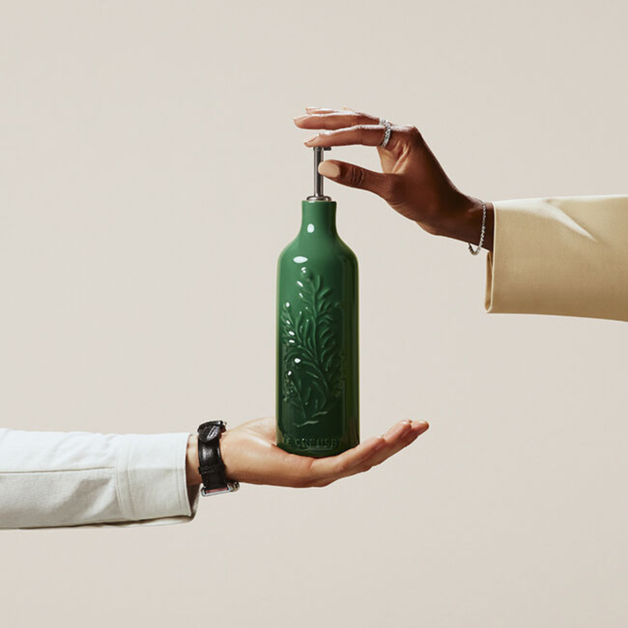 Olive branch and artichoke oil cruet 0.6L - Le Creuset