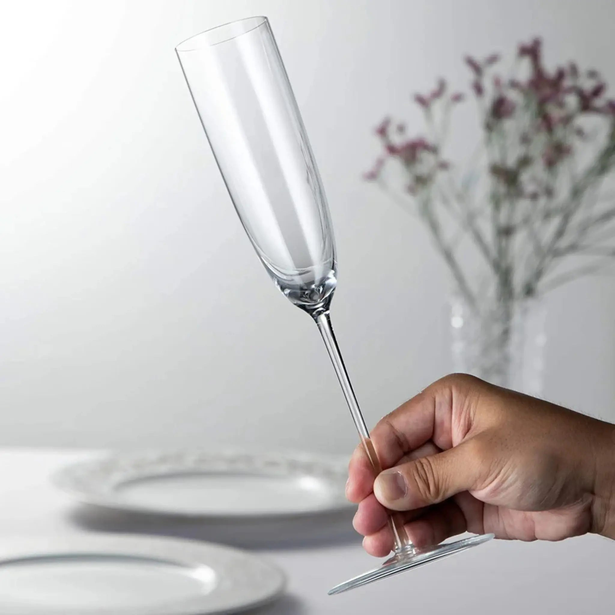 Flûte à champagne Superleggero RIEDEL en verre fin et élégant pour champagnes légers et frais