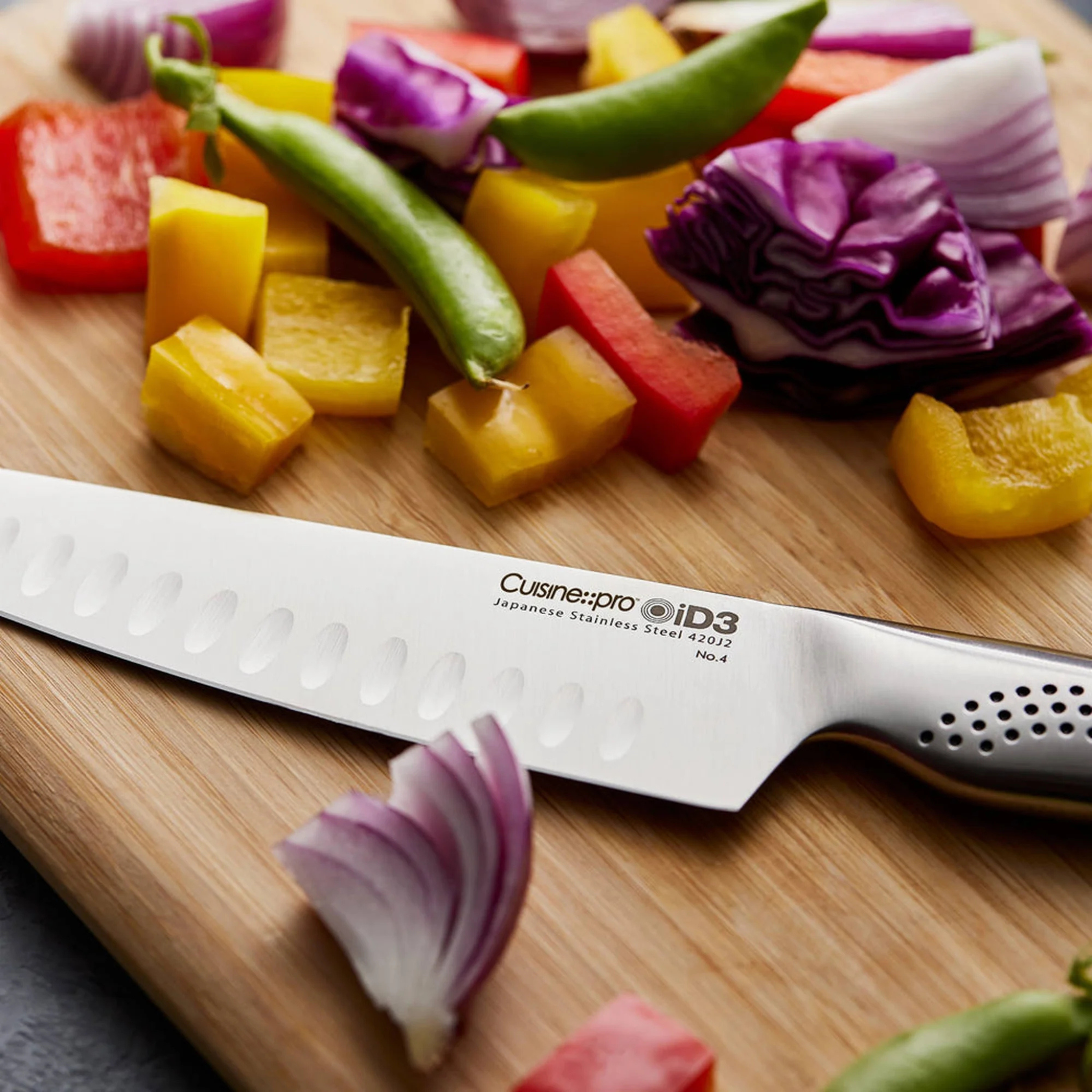 détail de la lame santoku iD3® avec finition acier