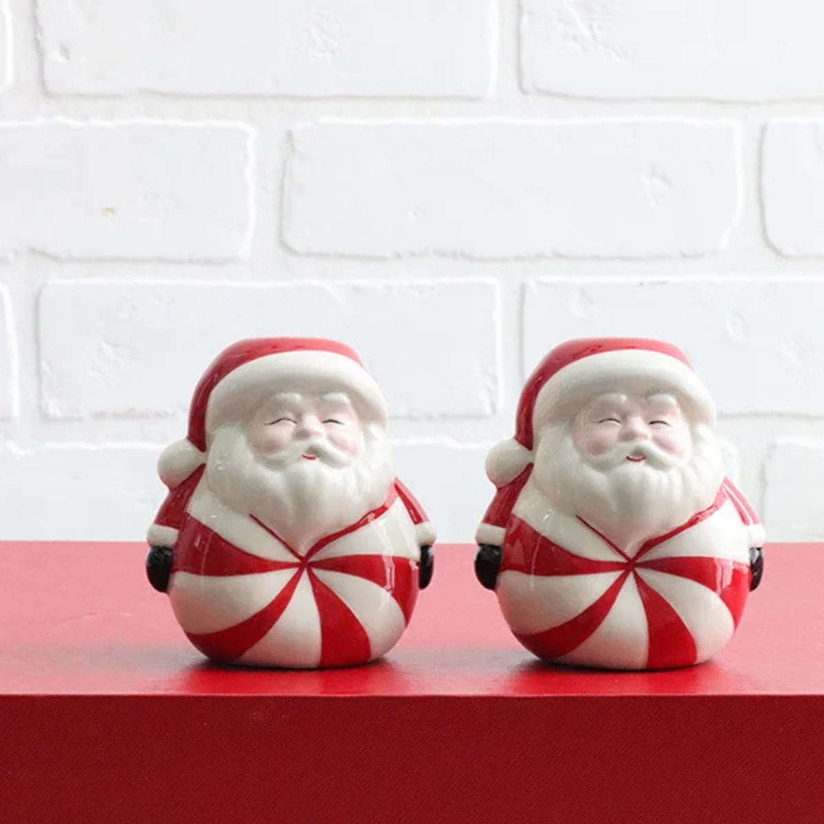 Santa Claus Striped Salt and Pepper Shaker Set – Harman