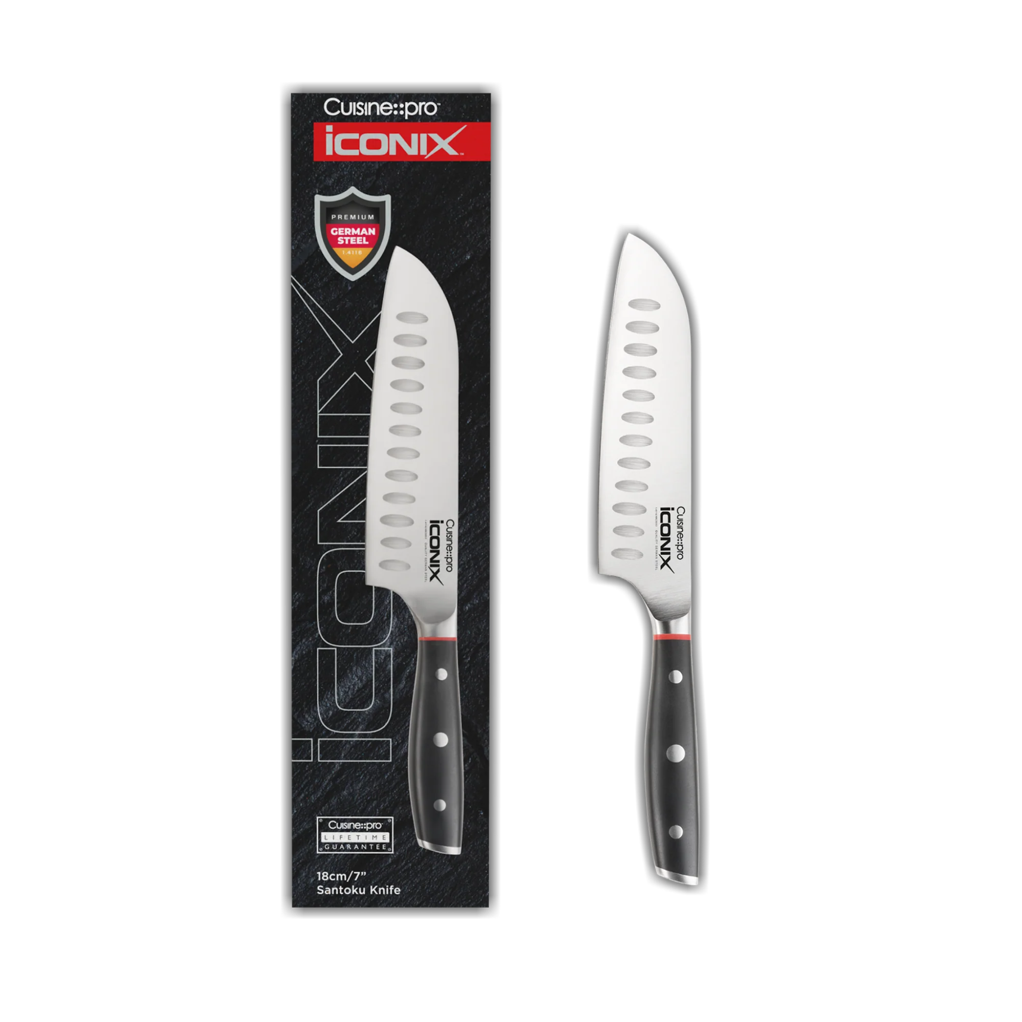 couteau santoku utilisé pour couper légumes sur planche