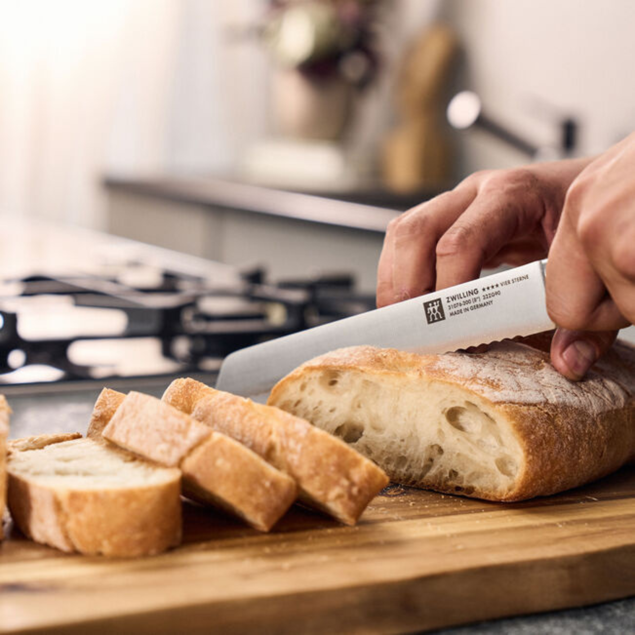 couteau Zwilling dentelé mise en situation