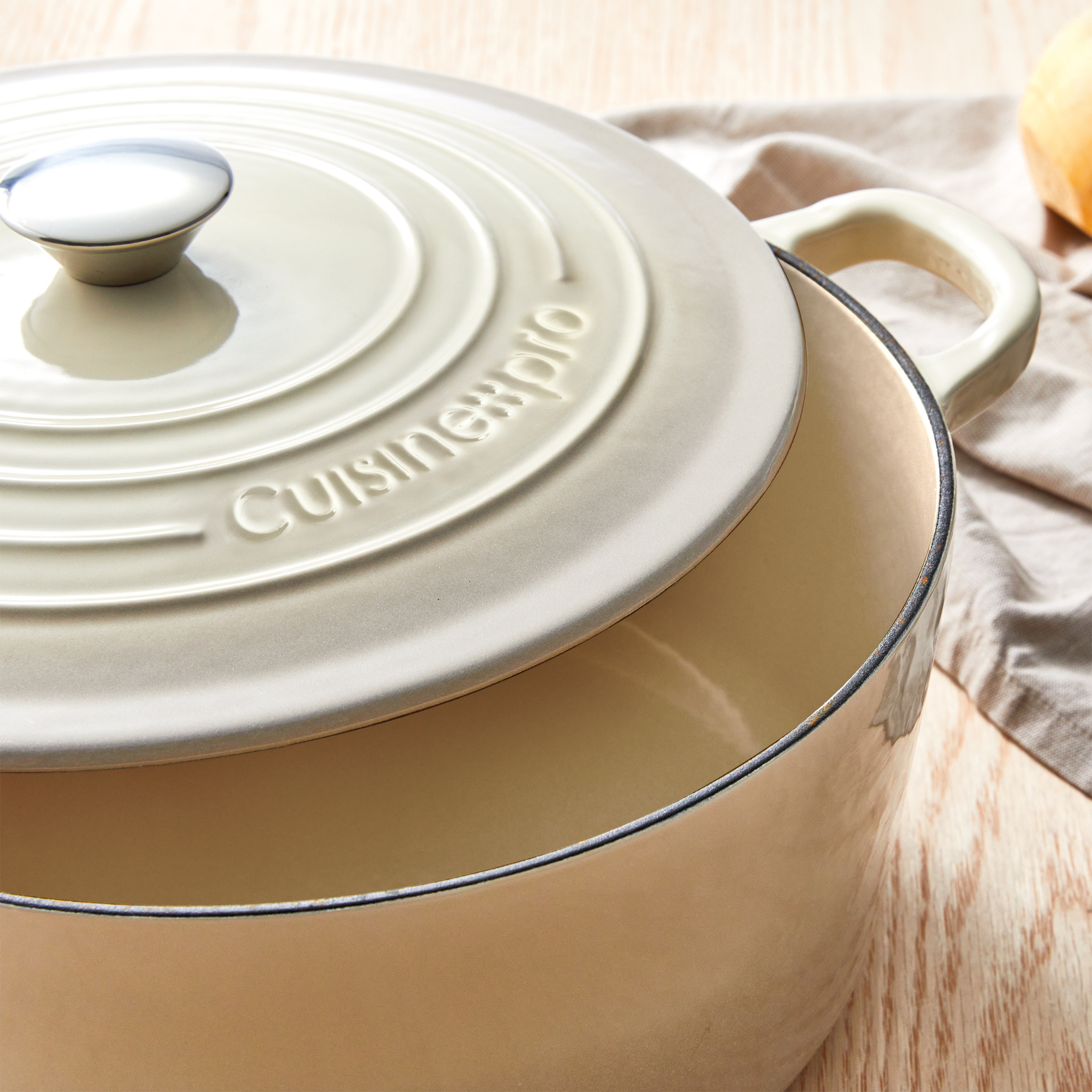 Cocotte avec couvercle Masterpro inox AISI 304 (3,8 L) 28 X 7 Cm Cocotte avec couvercle Masterpro inox AISI 304 (3,8 L) 28 X 7 Cm