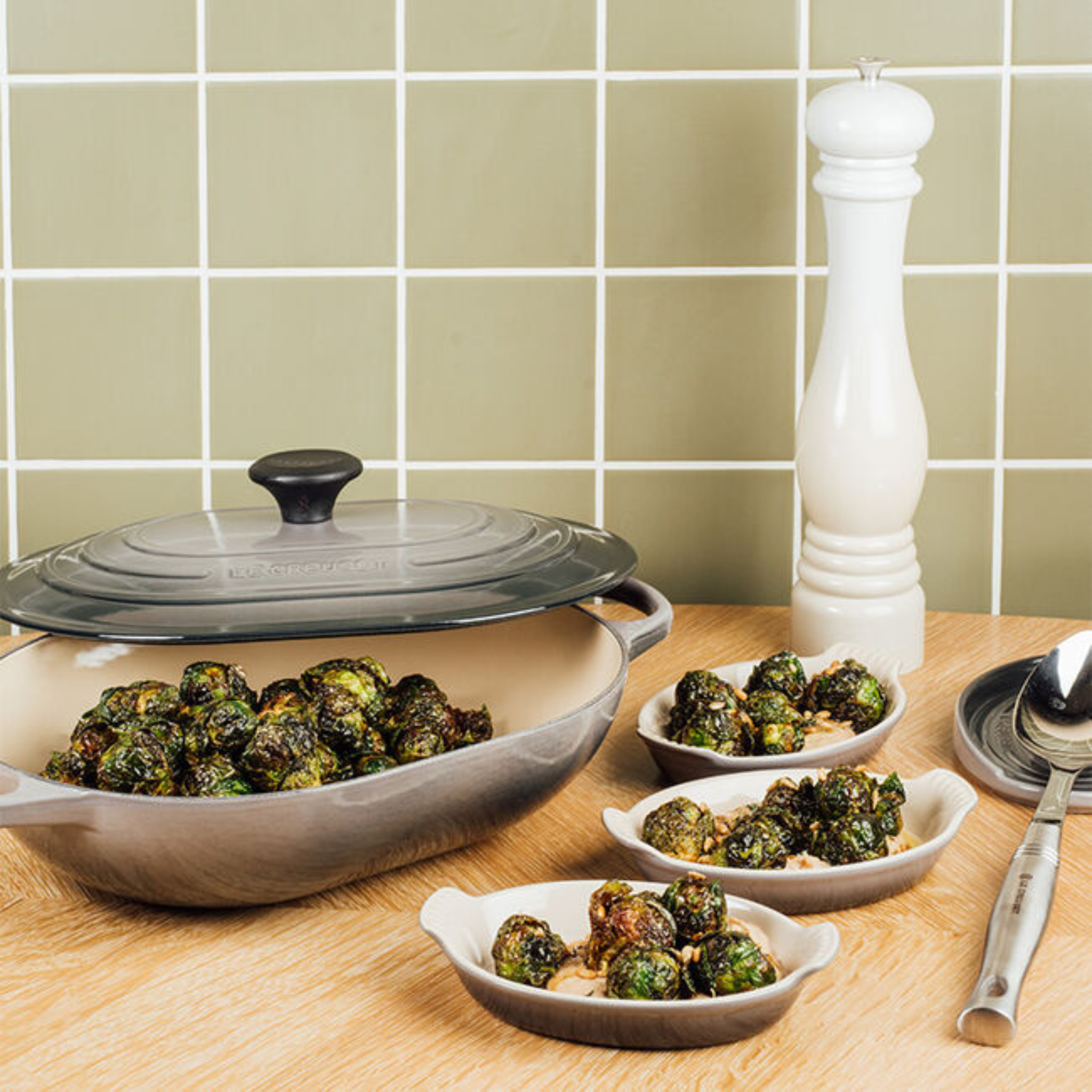 Le Creuset Oyster 3.4 L Enameled Cast Iron Oblong Casserole Dish