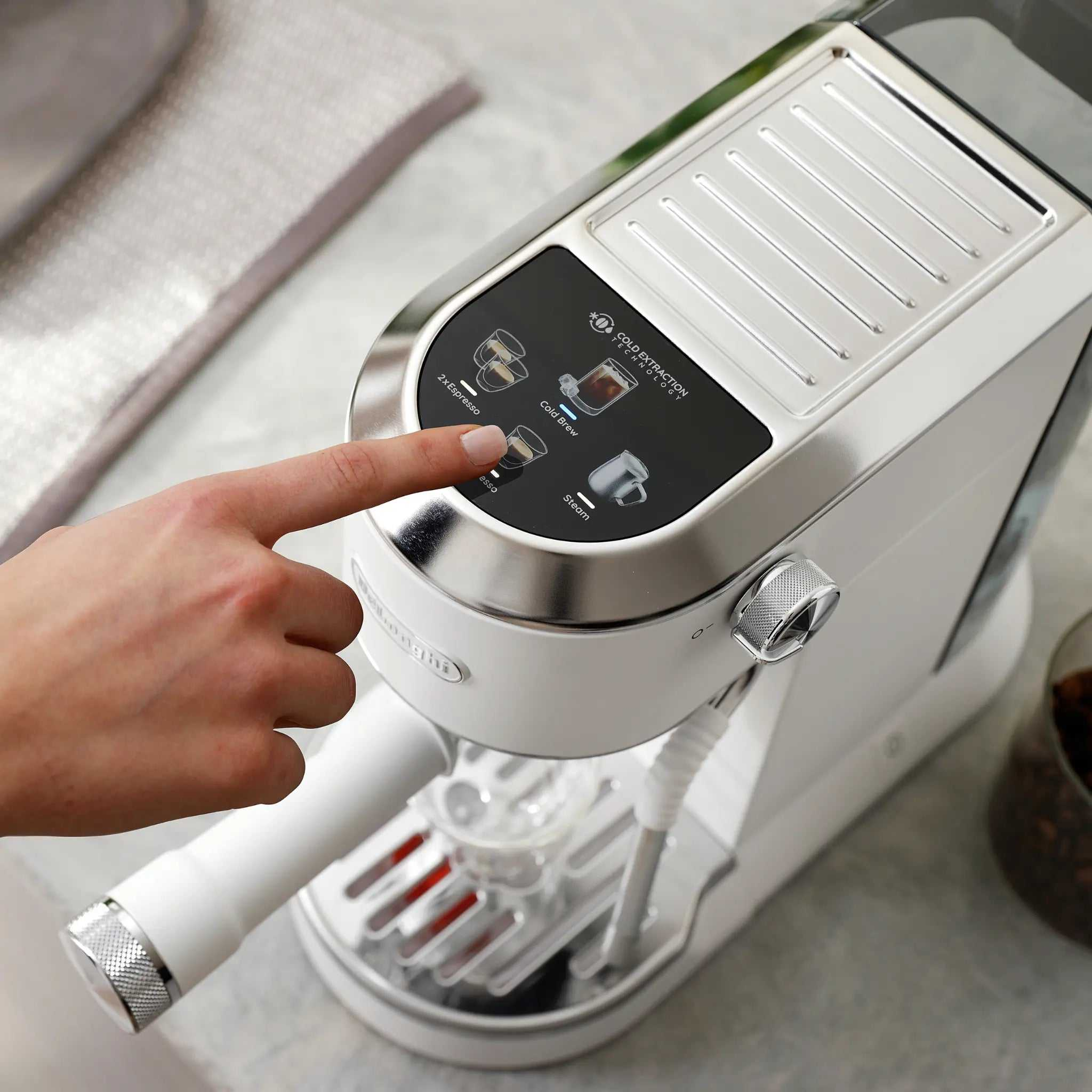 Machine à café espresso Dedica Duo avec Cold Brew blanche - De'Longhi De'Longhi