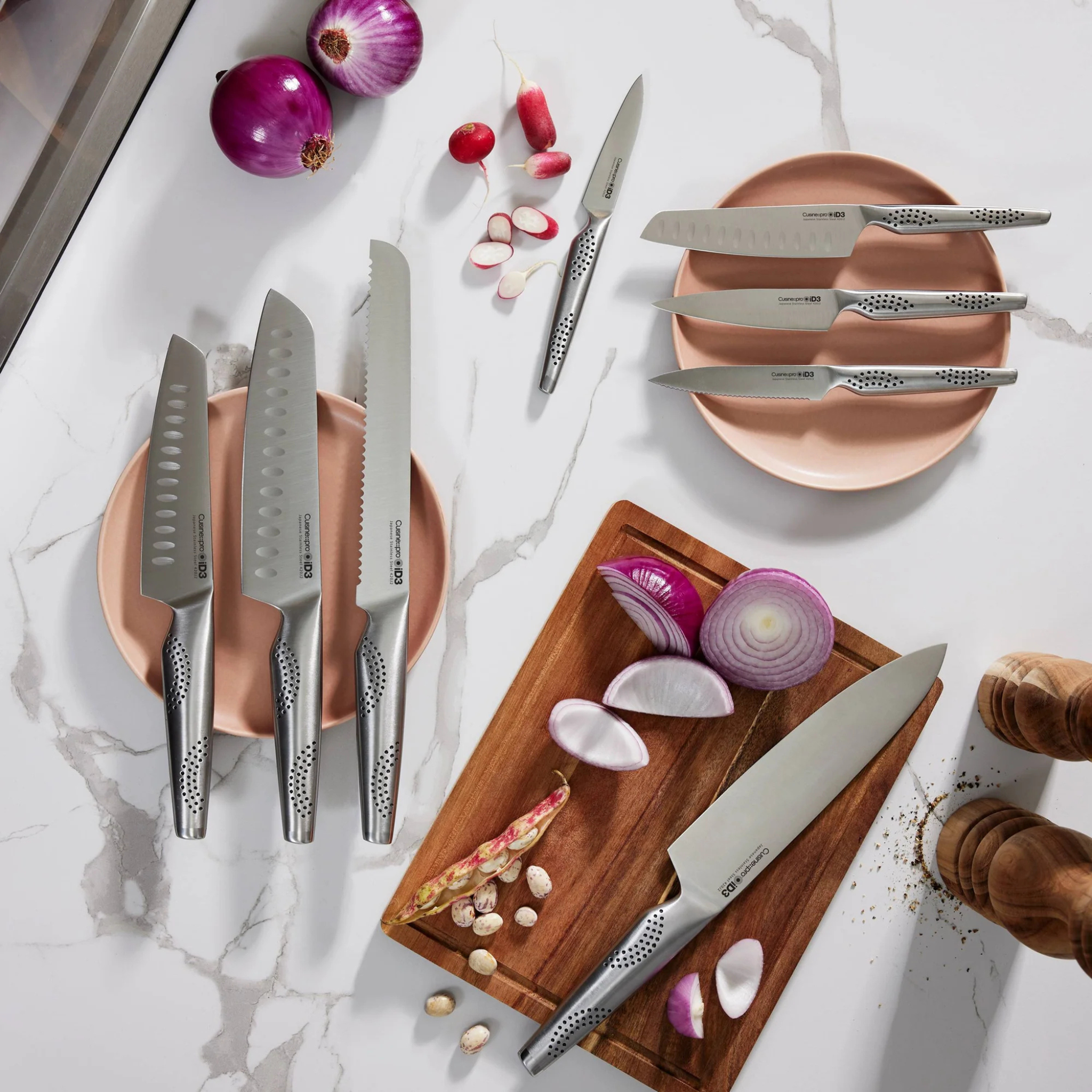 bloc de couteaux Cuisine::pro® sur plan de travail de cuisine