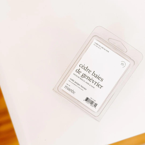 Soy wax cubes, cedar, juniper berries - Tide Candles