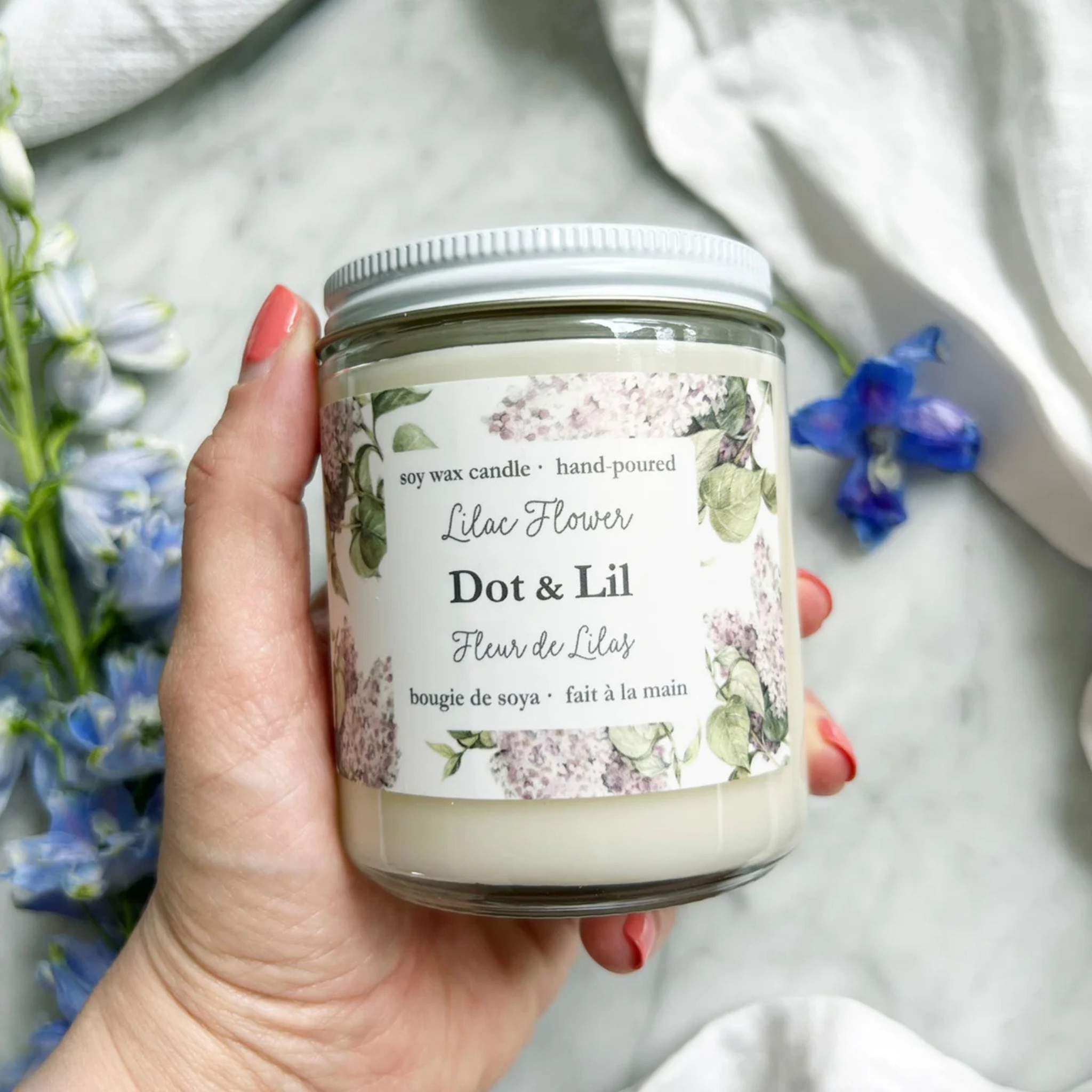Chandelle de soya Fleur de lilas 204g - Dot & Lil