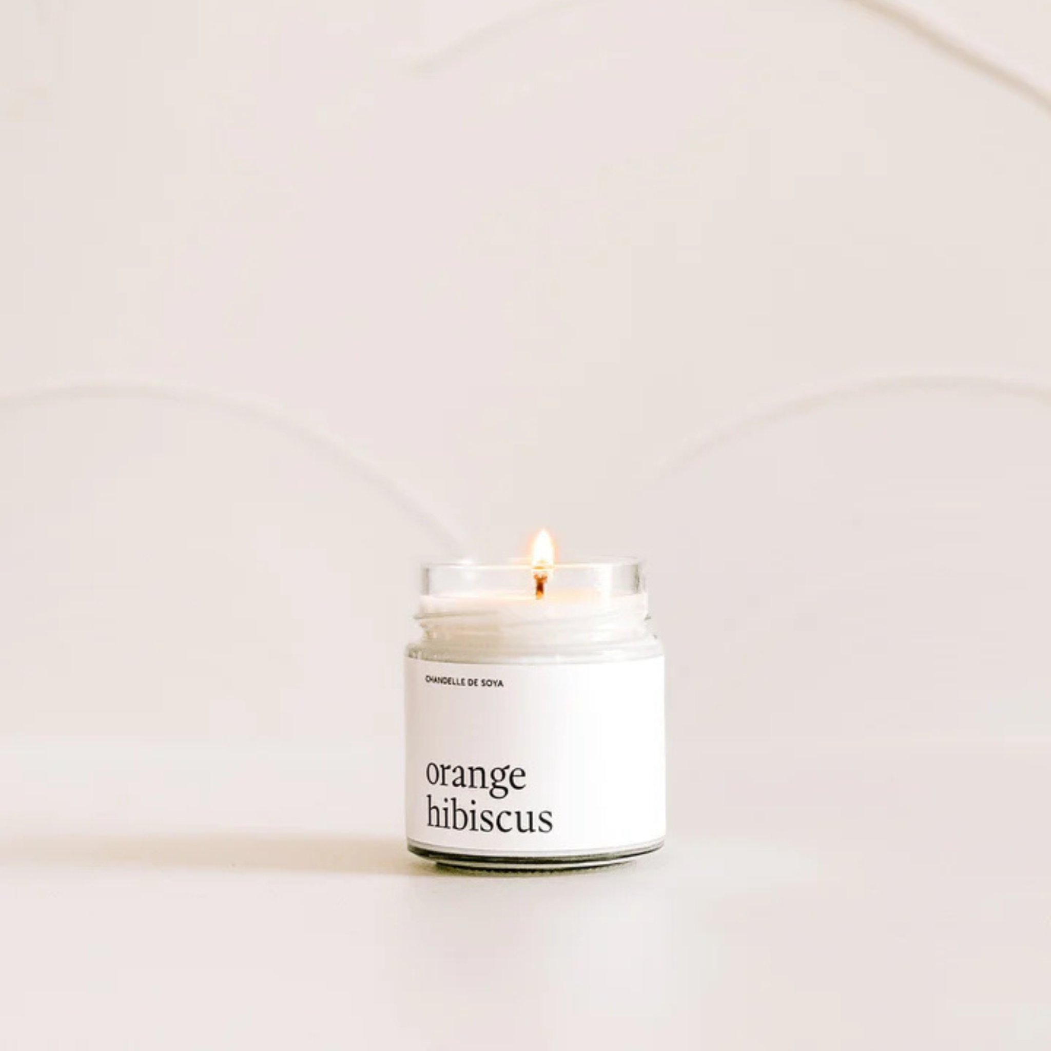 Chandelle de soya Orange et hibiscus 212 ml - Marée Chandelles