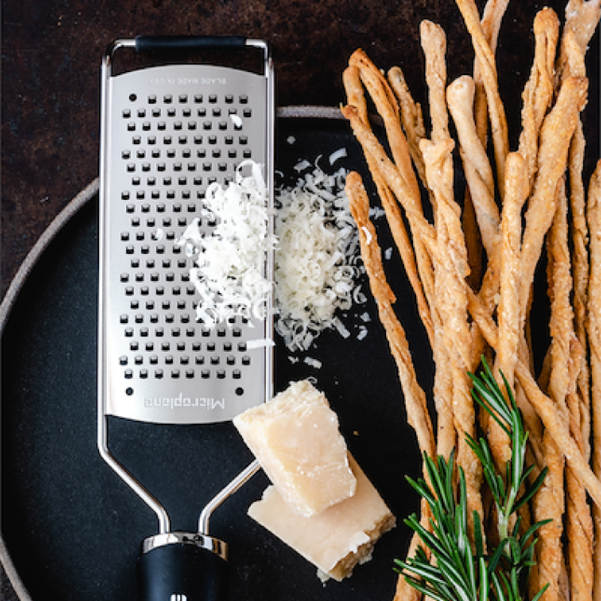 Râpe en acier inoxydable 30 cm Microplane avec lame robuste et poignée ergonomique