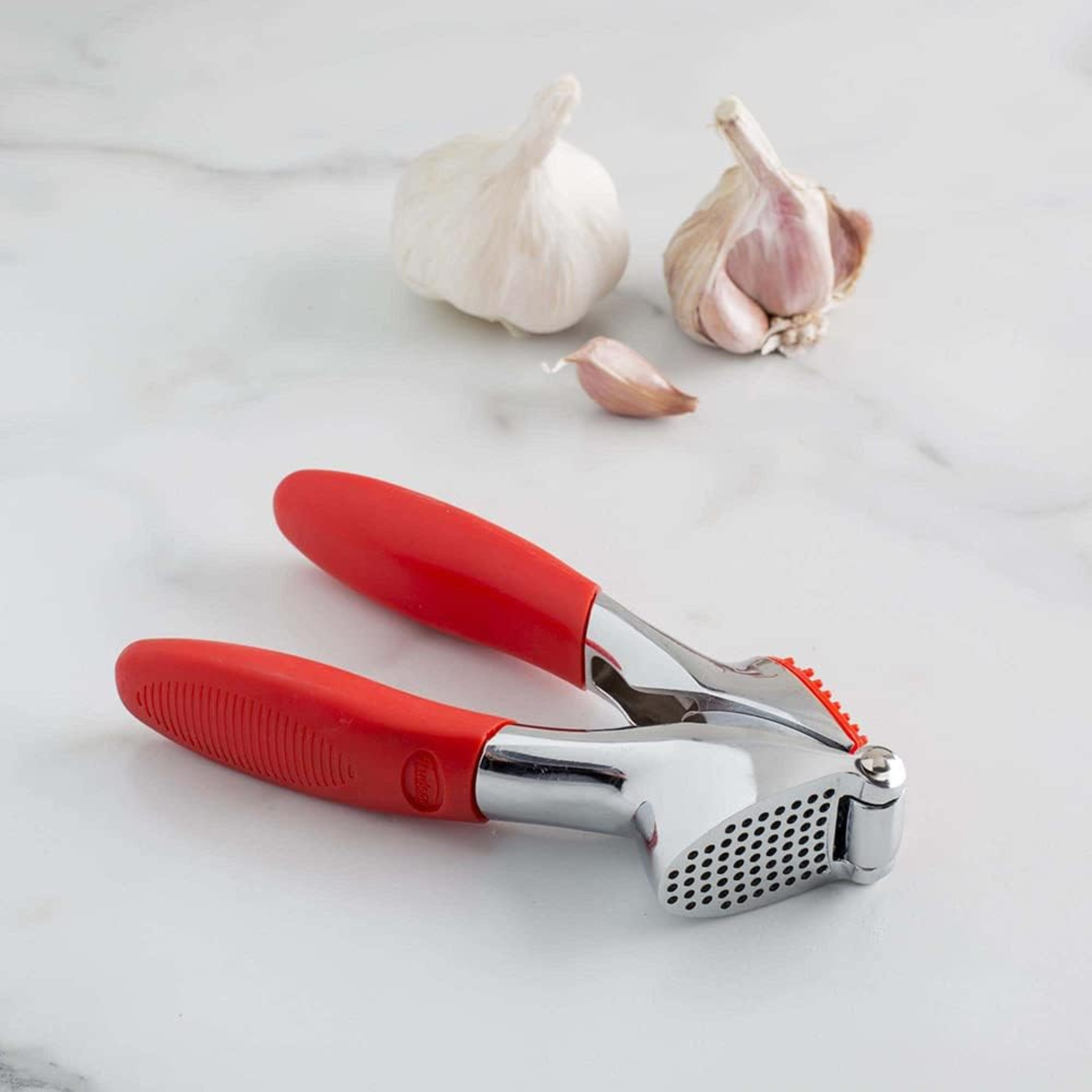 Red garlic press - Trudeau