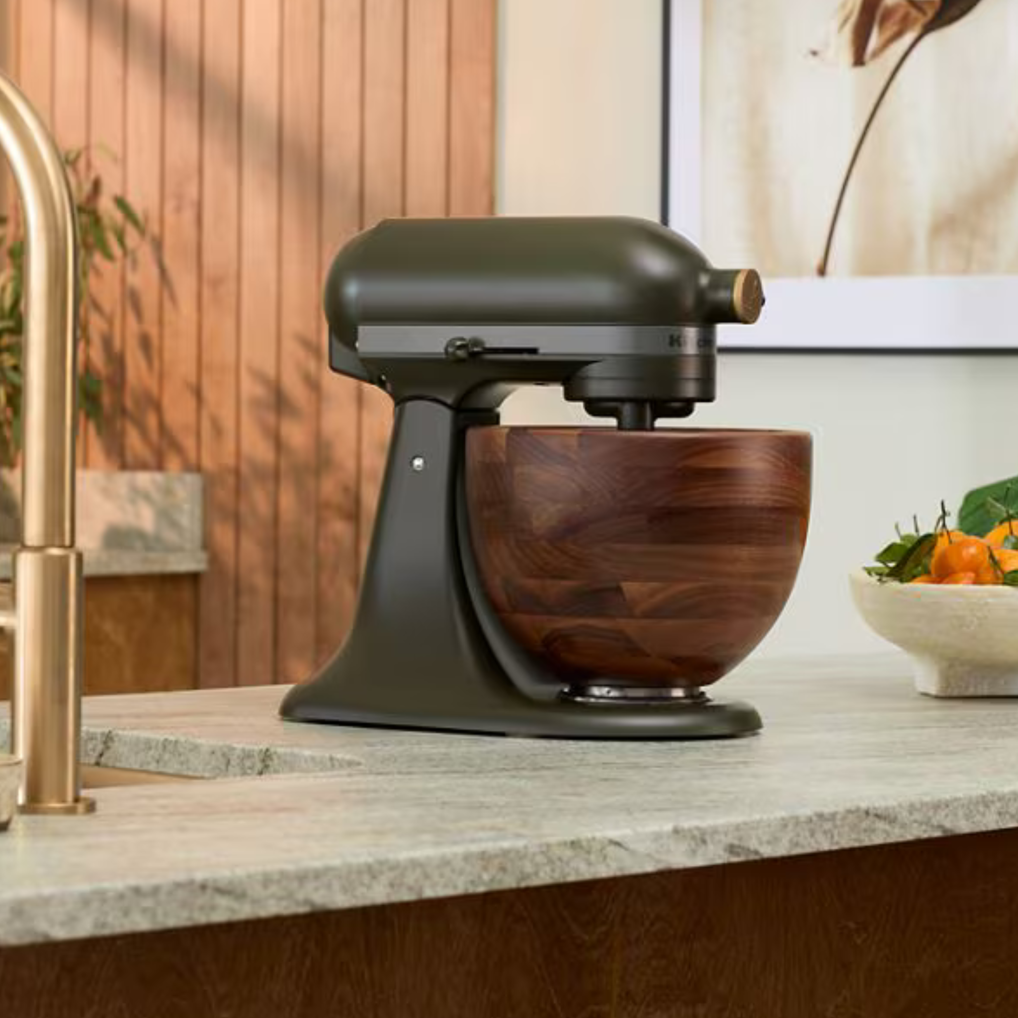 Batteur sur socle Artisan® à tête inclinable vert conifère et noyer 5 pintes – KitchenAid