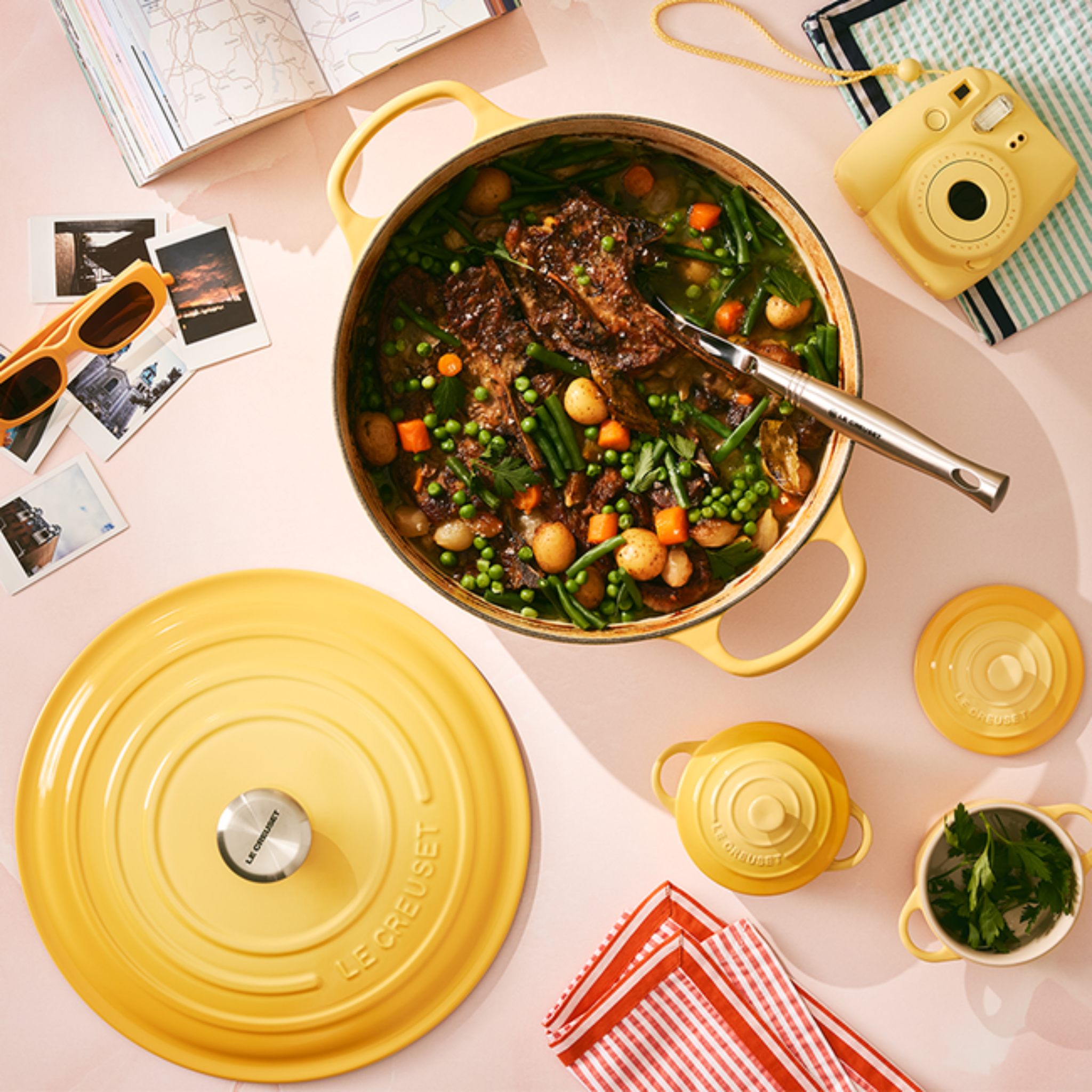 Cocotte ronde peu profonde Camomille 6,2 L – Le Creuset Le Creuset