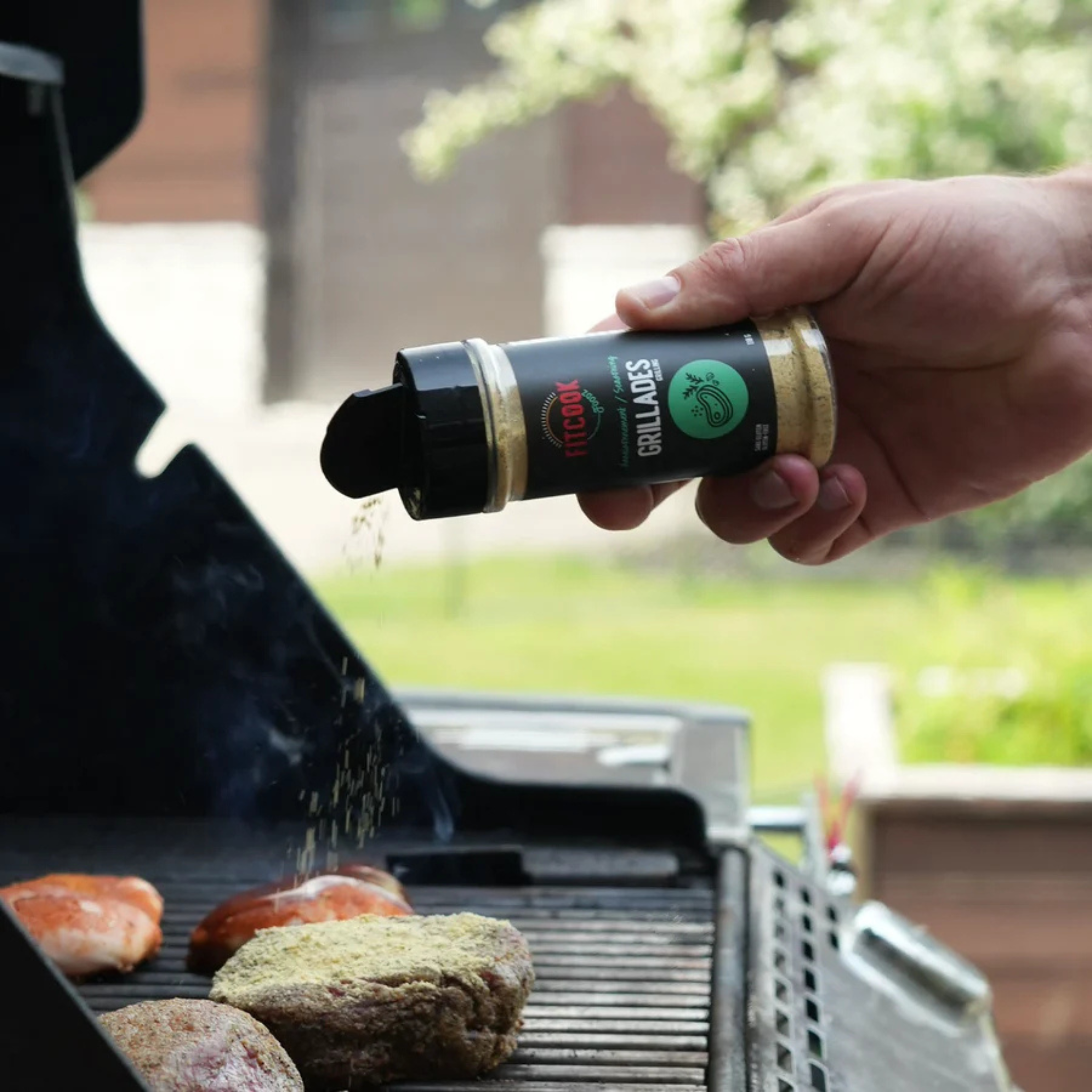 Assaisonnement à grillades Le Fit Cook seasoning bottle for meats and grilled dishes