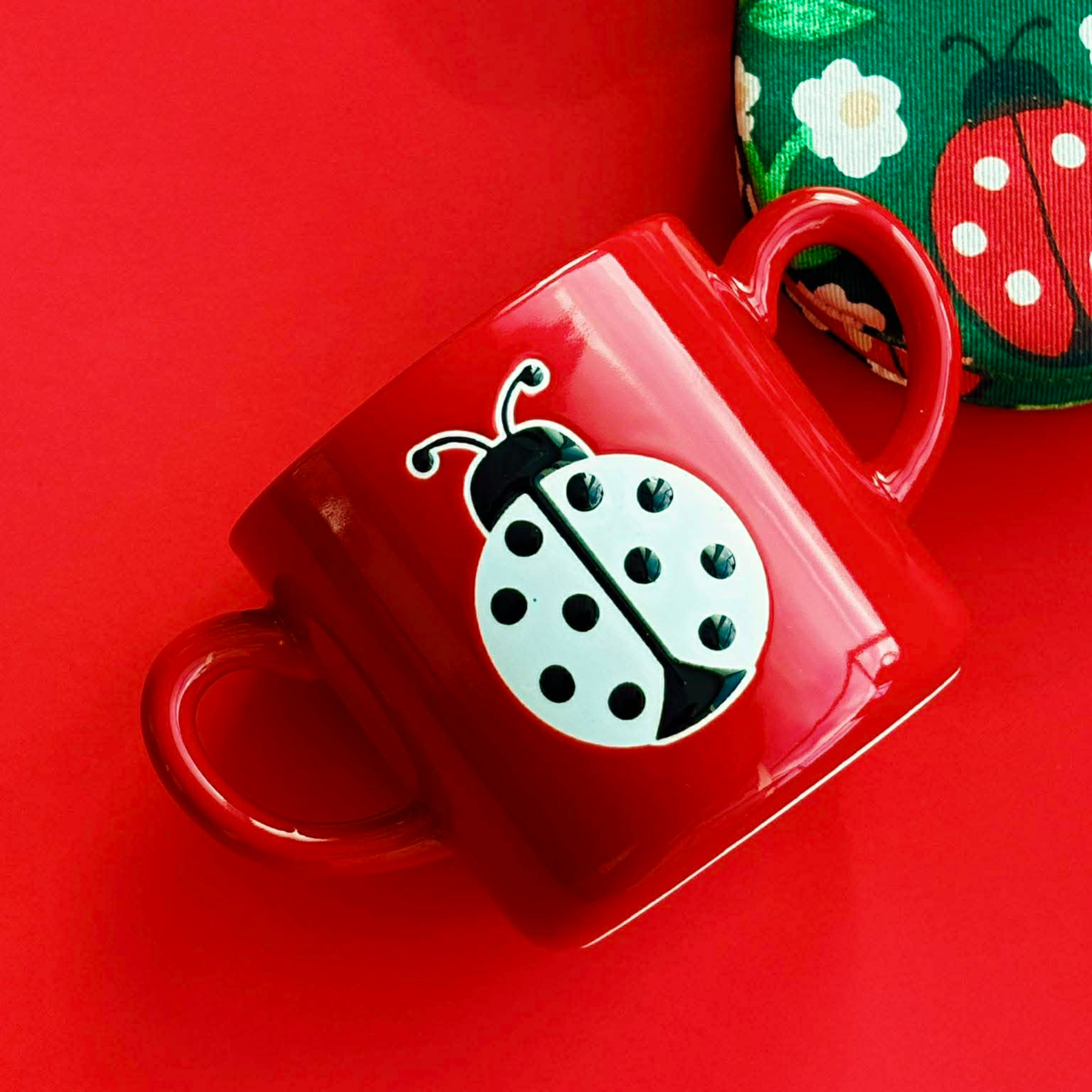 Red double-handled mug with ladybug design, 355 ml - Danica