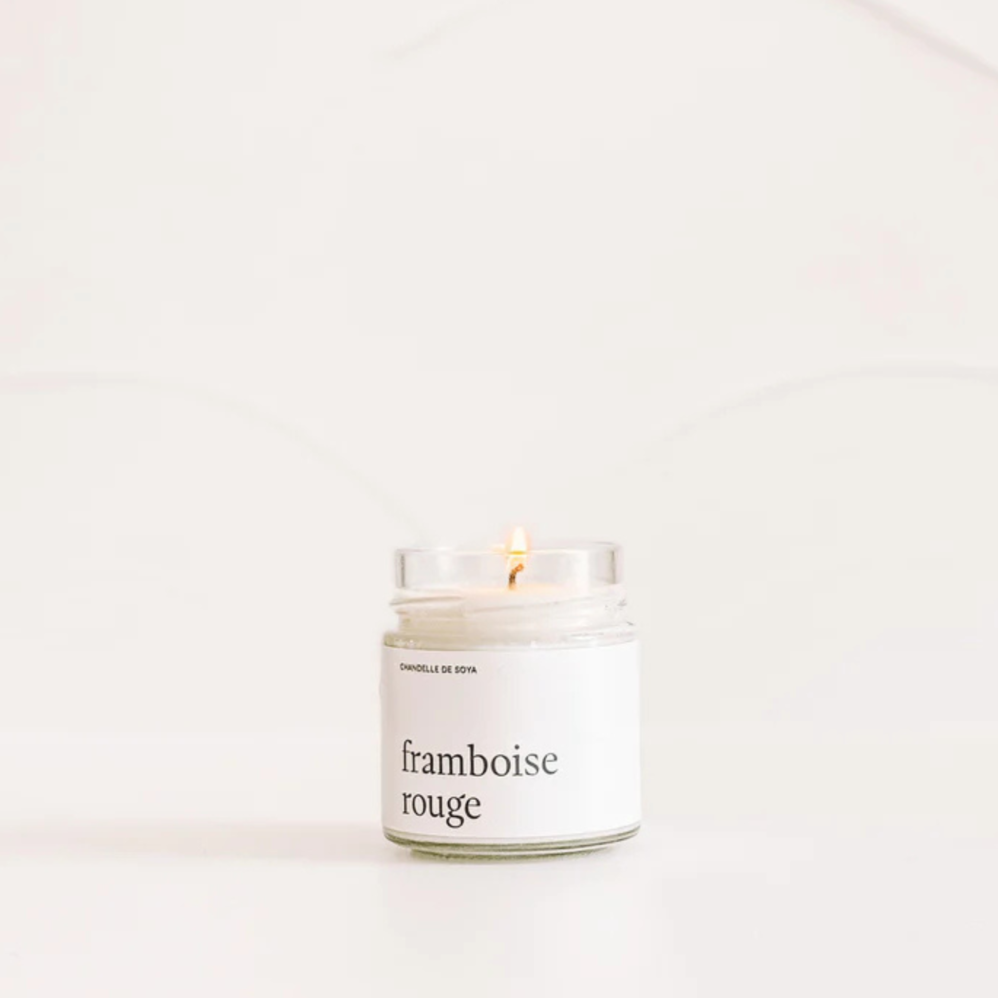 Chandelle de soya framboise rouge 212 ml diffuse parfum fruité et rafraîchissant