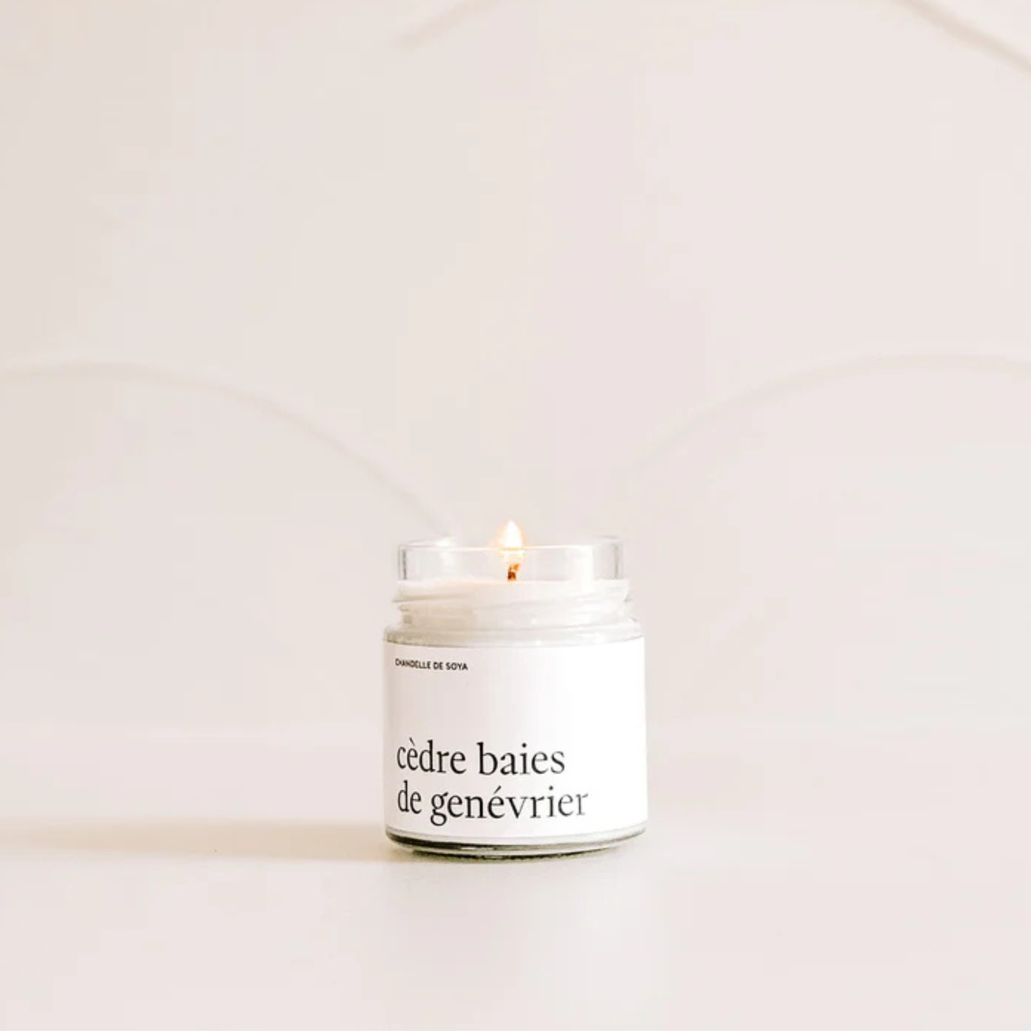 Chandelle de soya cèdre et baies de genévrier parfum frais et épicé 212 ml