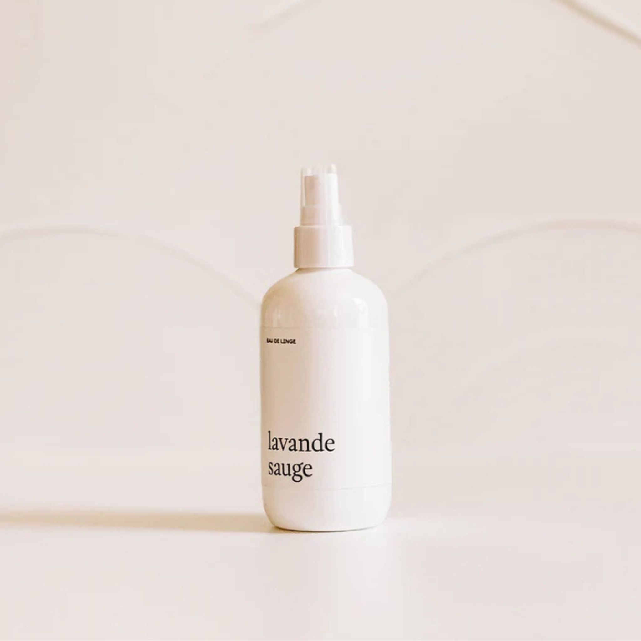 Flacon d'eau de linge Lavande et sauge 250 ml avec parfum floral et herbacé