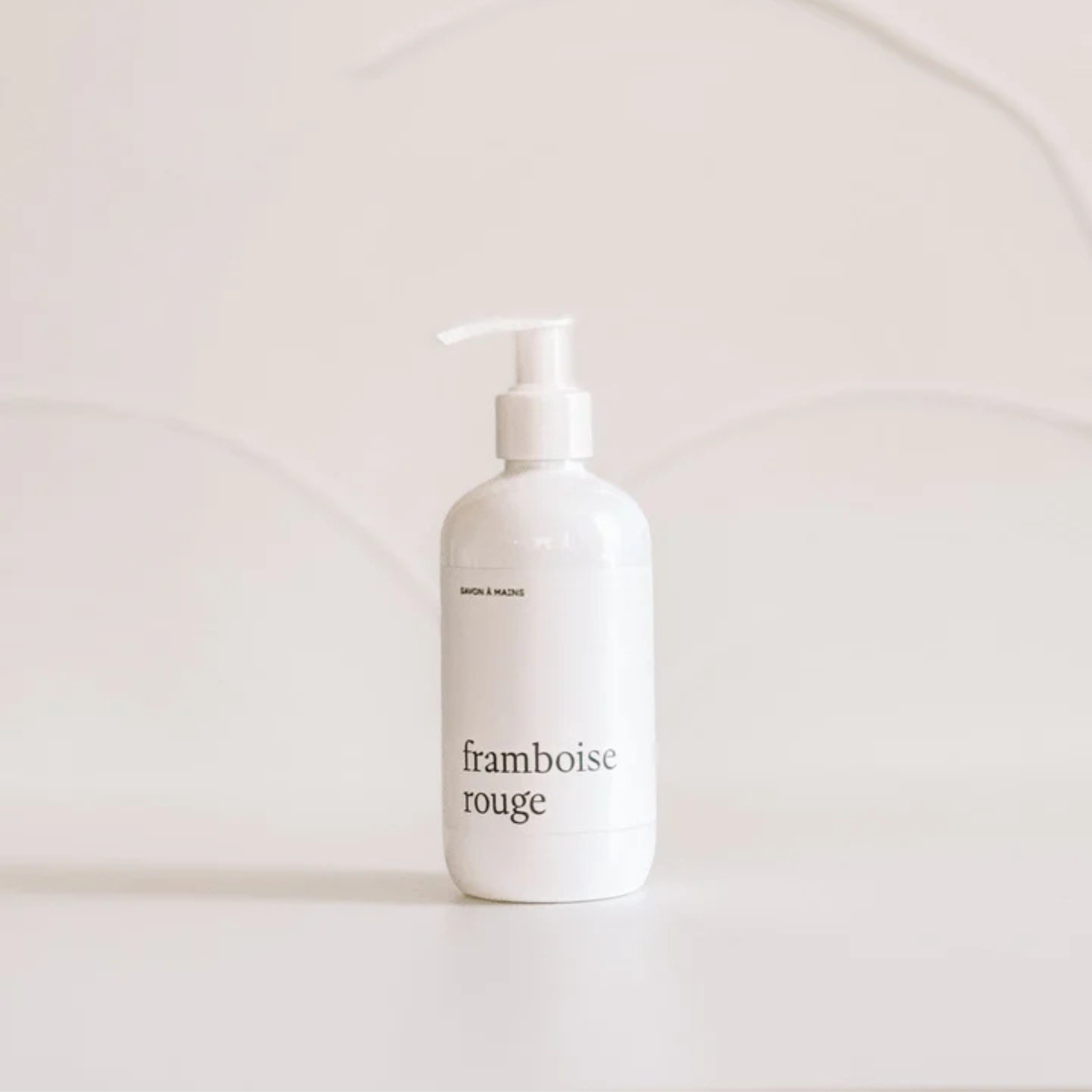 Savon à mains framboise rouge Marée Chandelles aux ingrédients naturels et parfum fruité