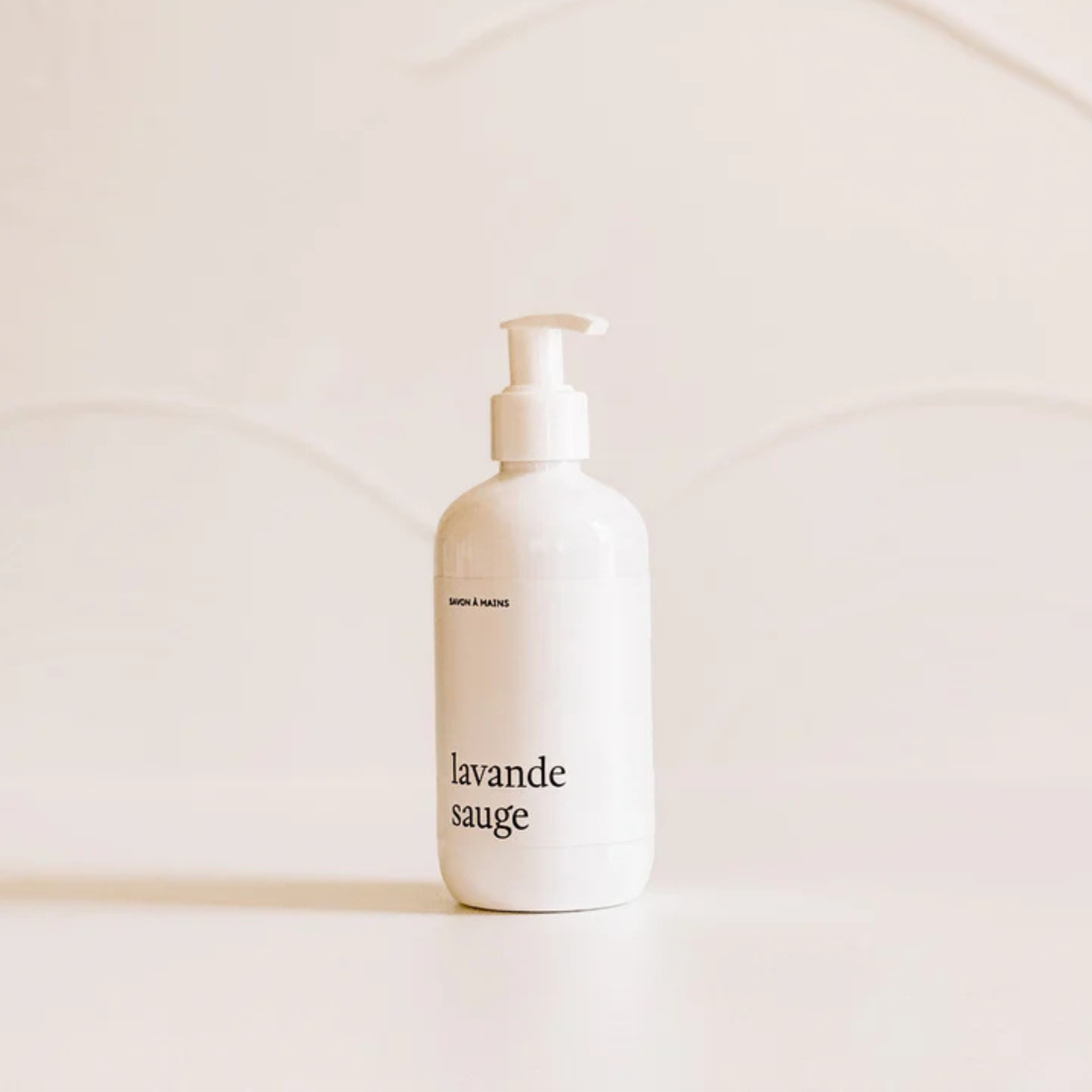 Savon à mains lavande et sauge hydratant avec mousse riche et parfum relaxant