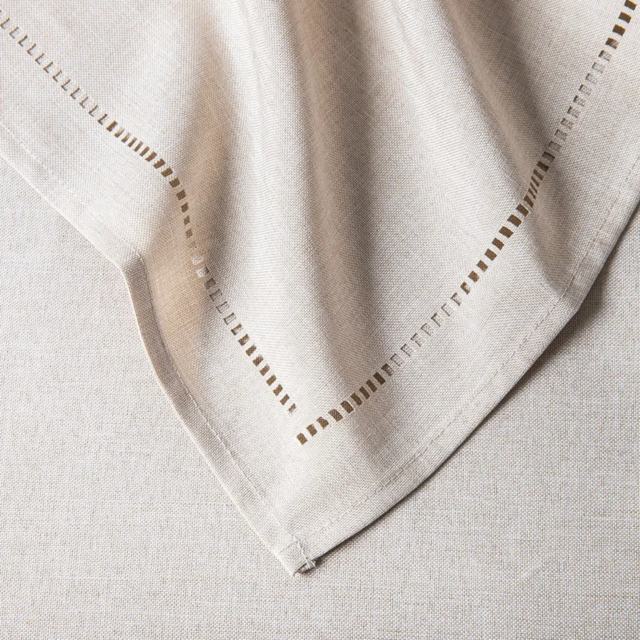 Nappe à fini en lin crème 60 x 120 po 
