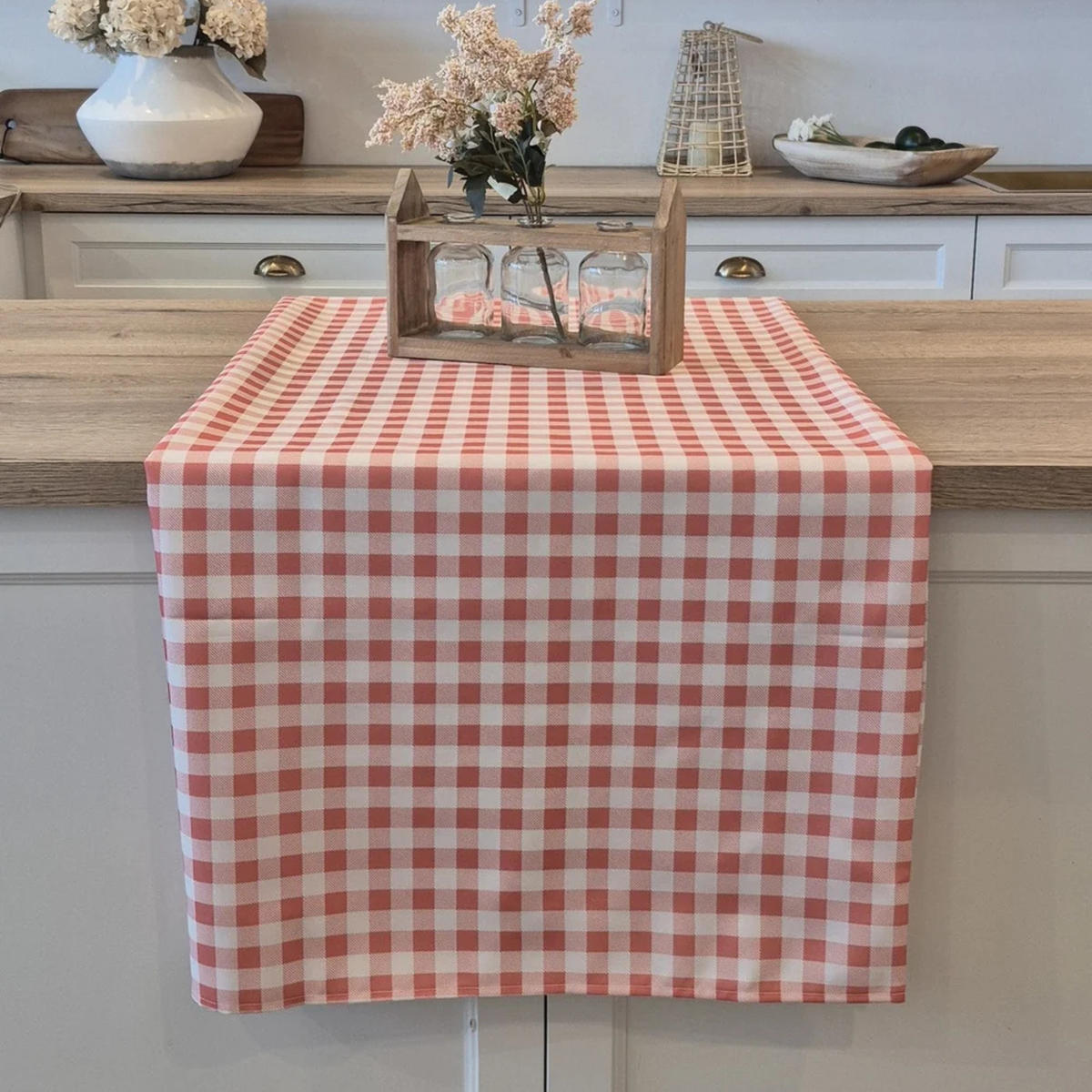 Nappe à carreaux Corail sur fond blanc 60 x 90 po - Brunelli
