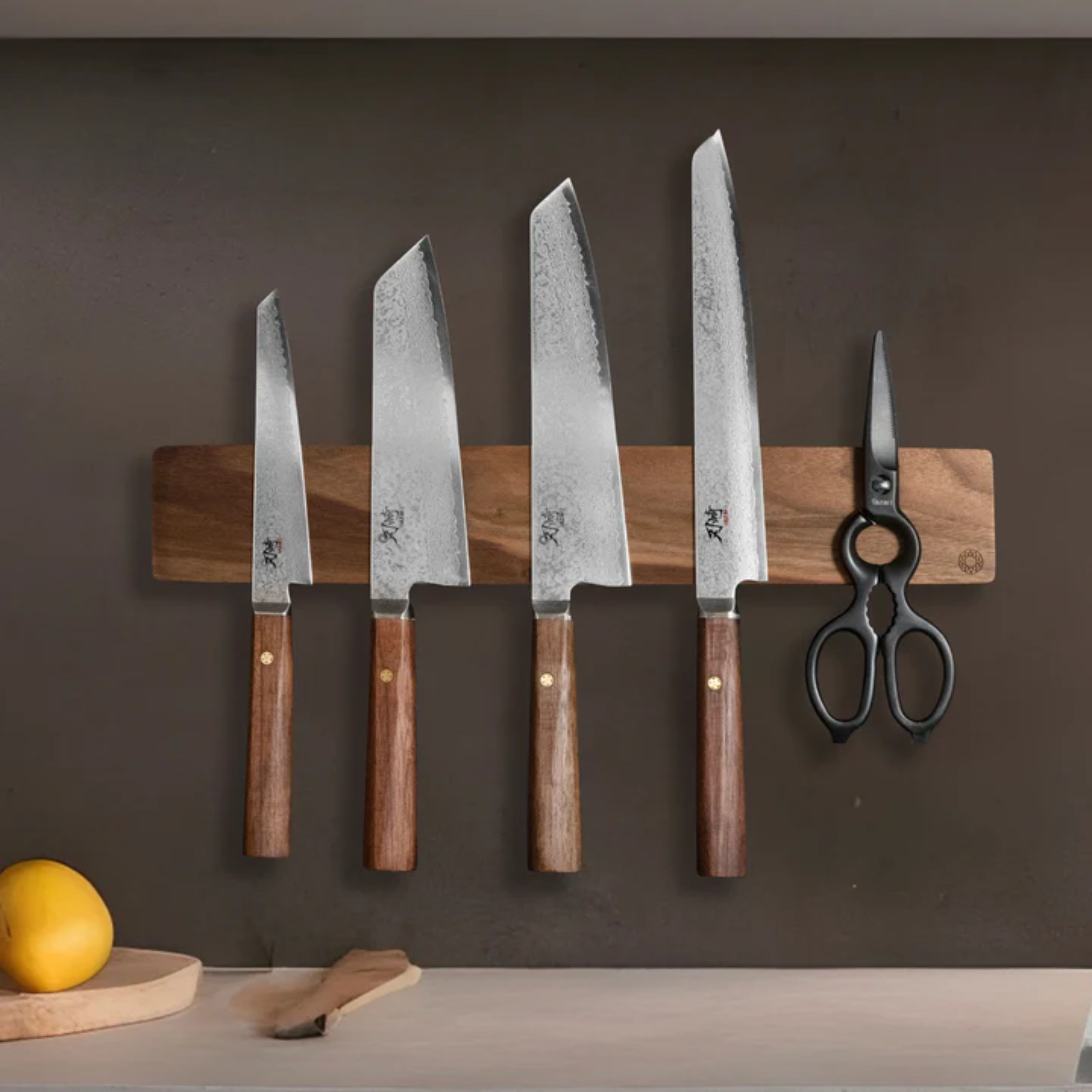 Porte-couteaux magnétique en bois de noyer - Hazaki