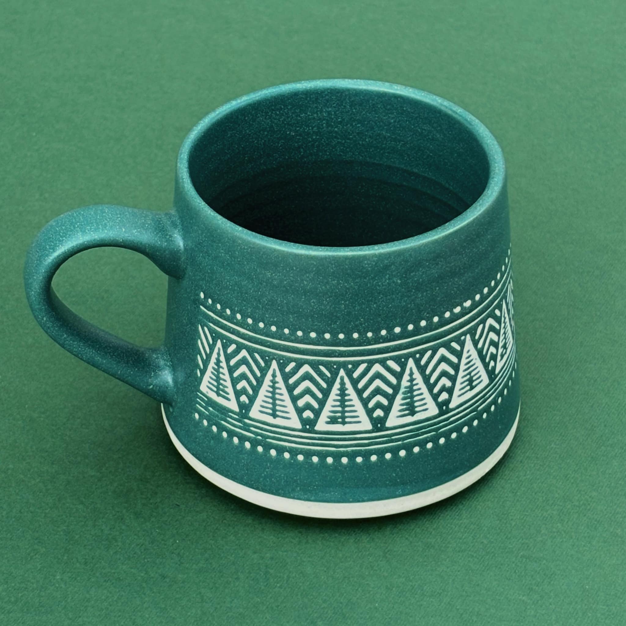Tasse en grès Verte avec sapins 14oz