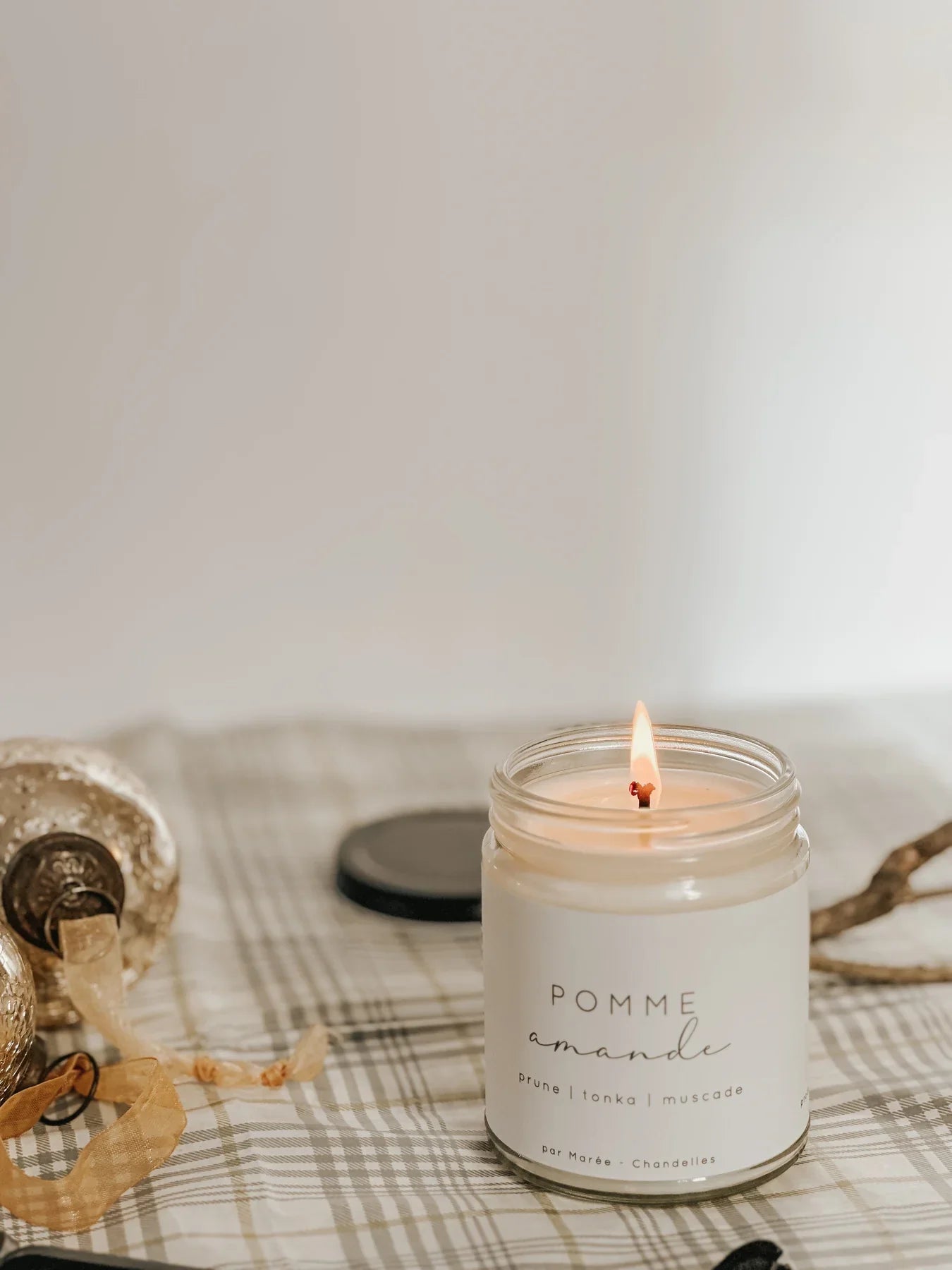 Chandelle de soya Pomme amande 270 ml - Marée Chandelles