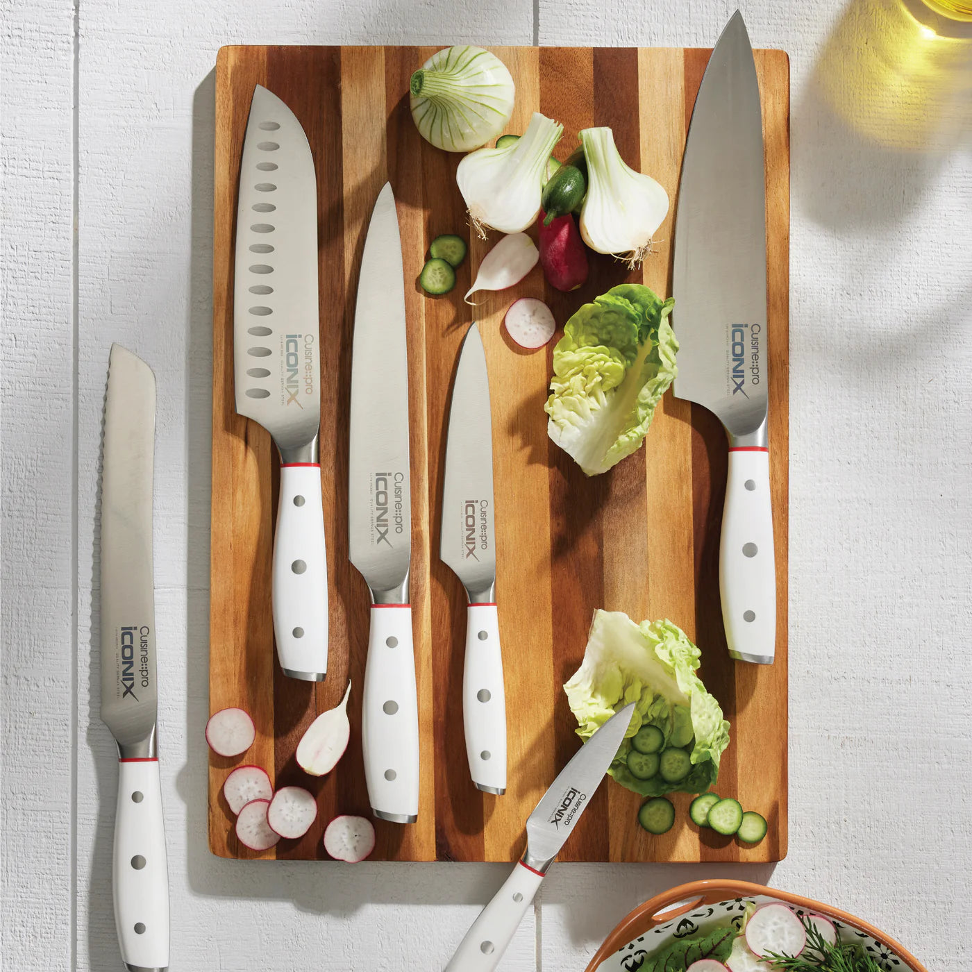 RAXCO Bloc à couteaux de cuisine professionnel - Set de 18 pièces avec 7  ustensiles de cuisine en silicone - 5 couteaux de cuisine en acier  inoxydable avec ciseaux - Planche à