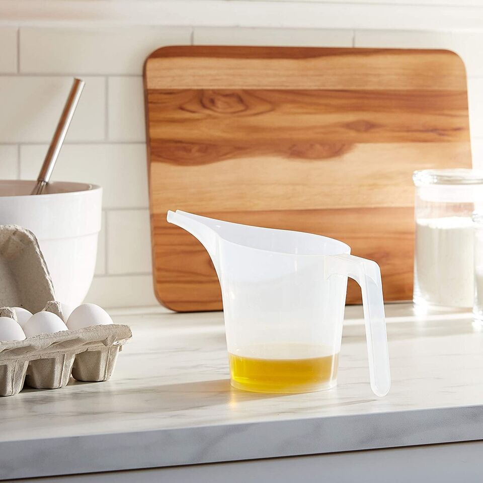 3.5 cup plastic measuring cup