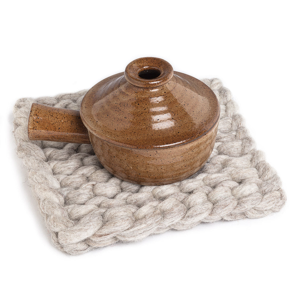 Sous-plat gris en laine 8po