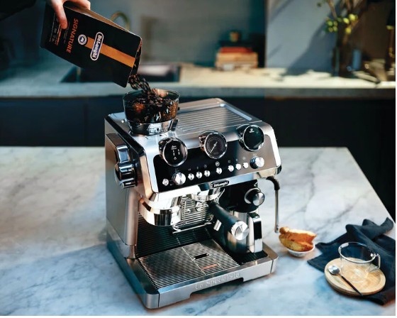 Machine à café automatique Dinamica LatteCrema - Delonghi – Eugène Allard  Cuisine et Tendances