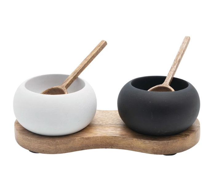 Mango wood tray with 2 bowls and 2 spoons